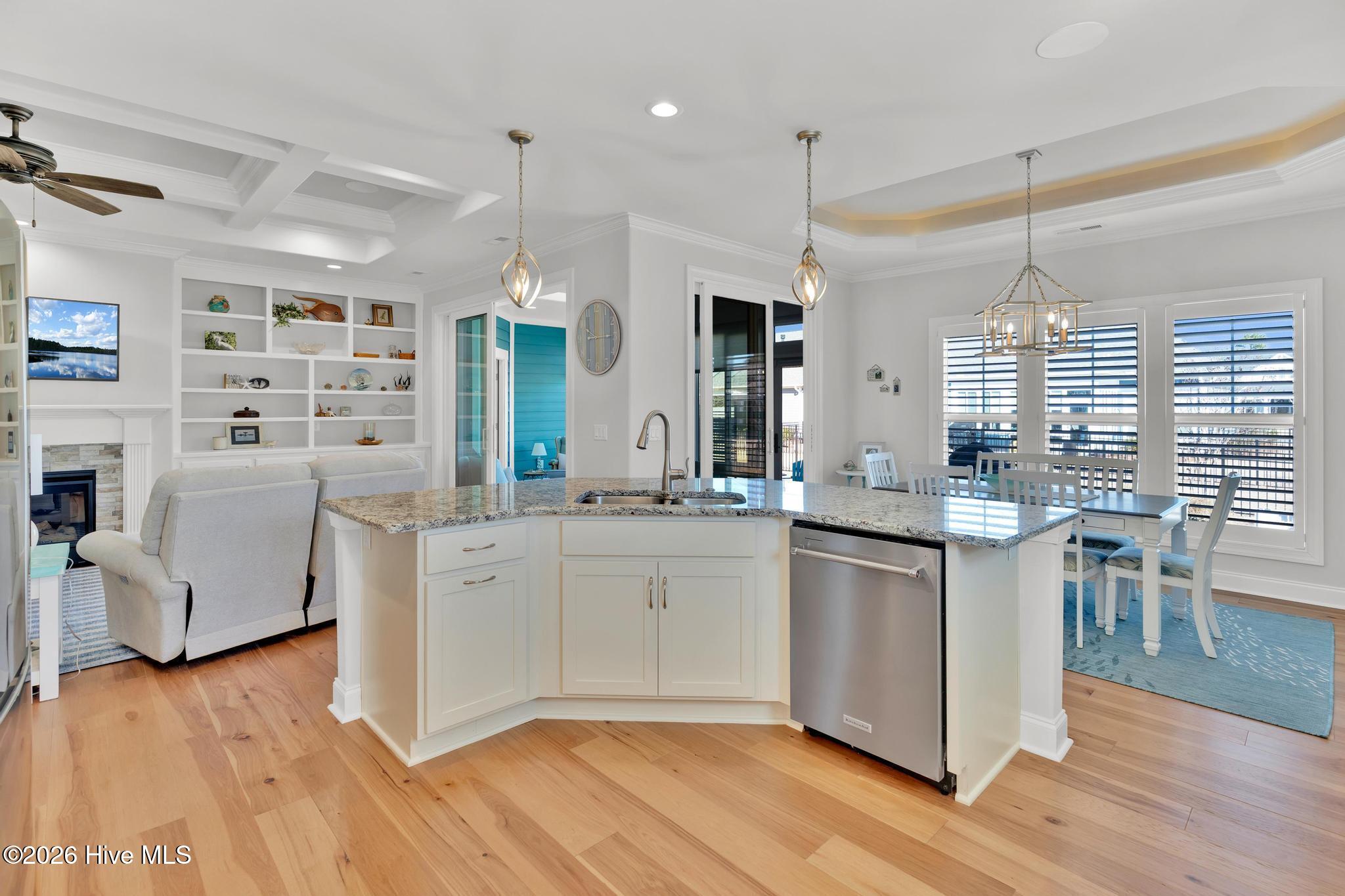 100555109 | Photo 11