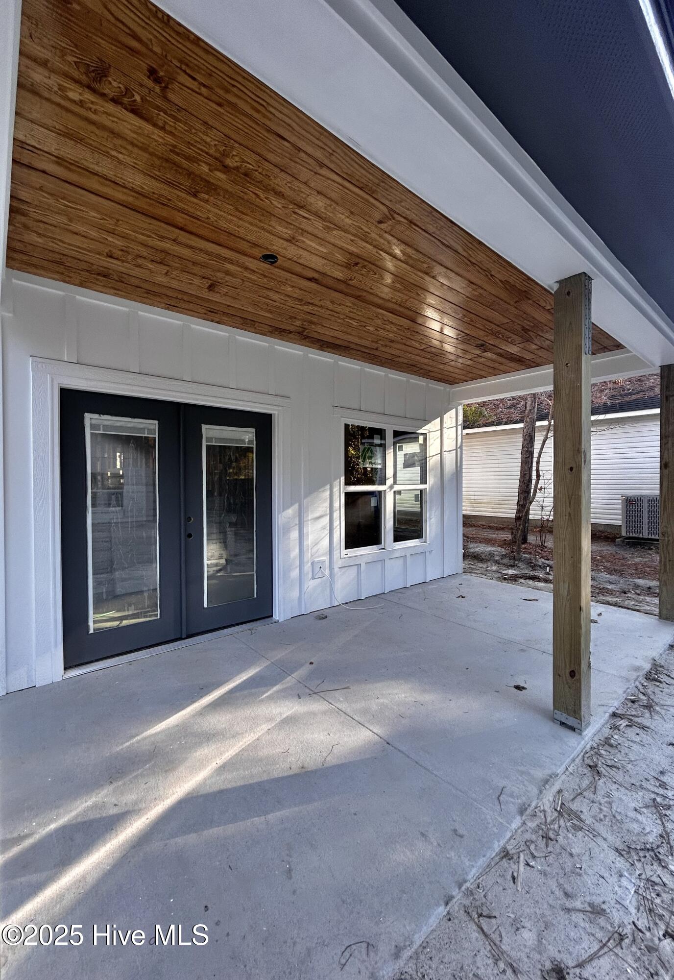 100543932 | Photo 12