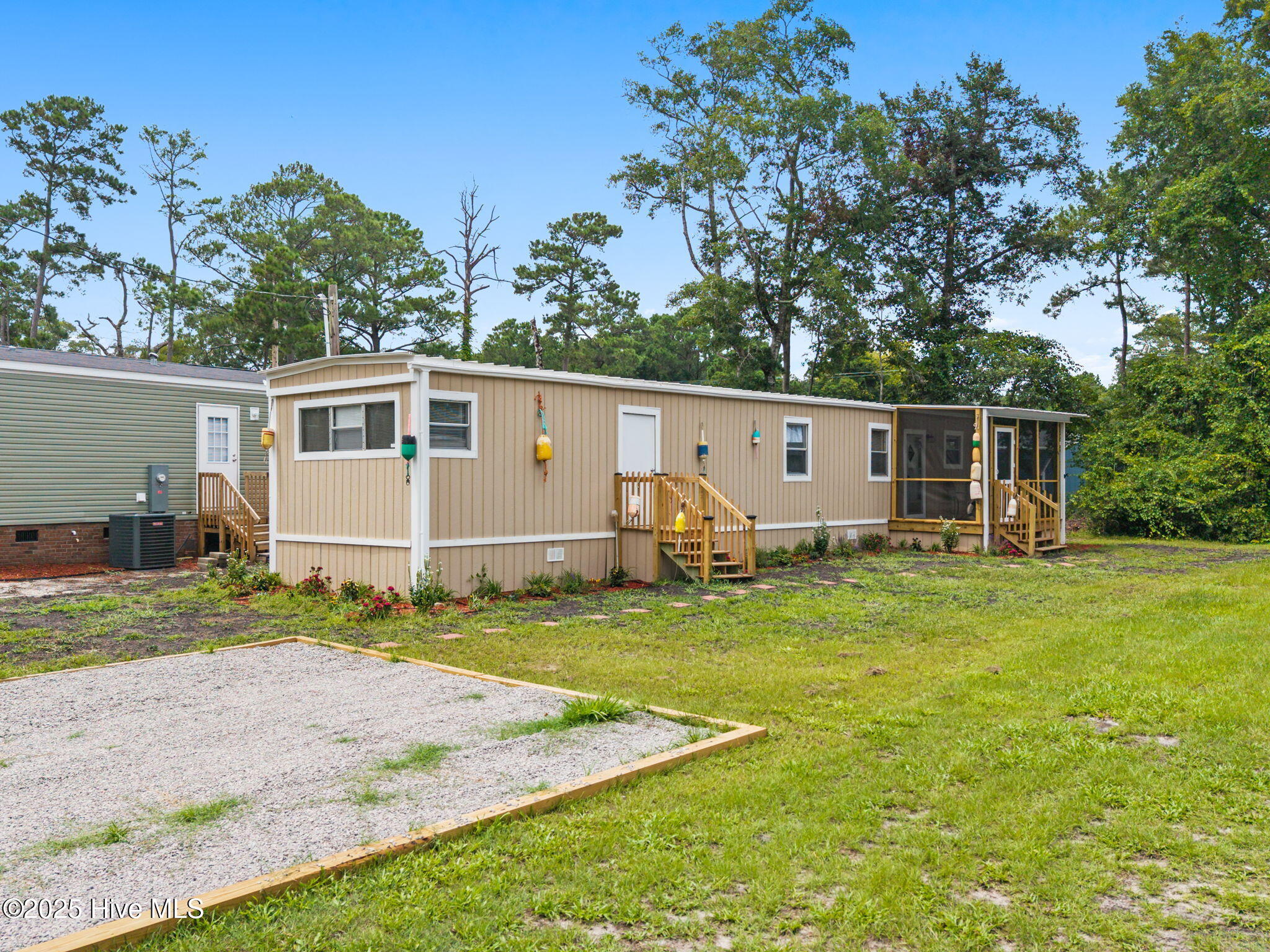 100521854 | Photo 27