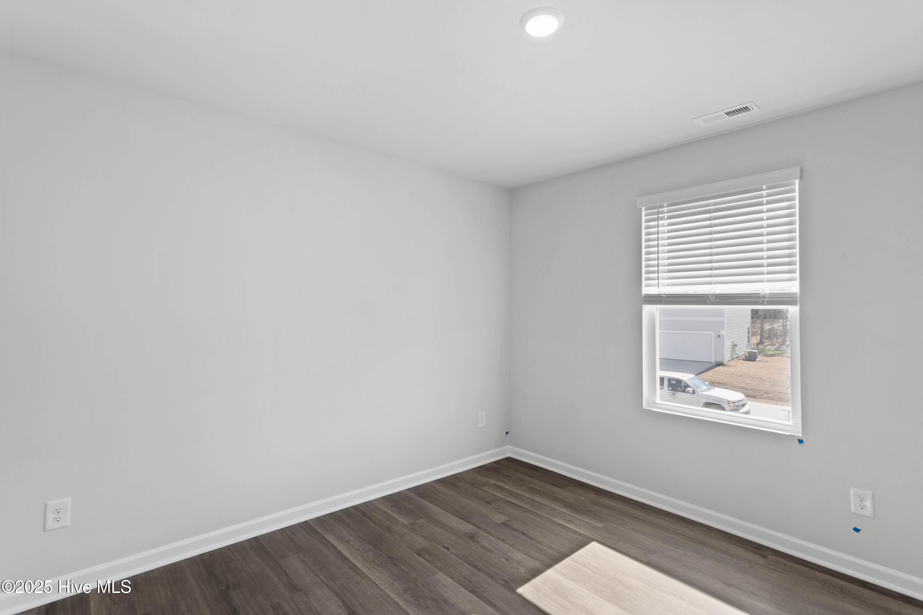 503 Sandy Hollow Drive, Jacksonville, NC 28540 – photo 21: Photo of Similar Home
