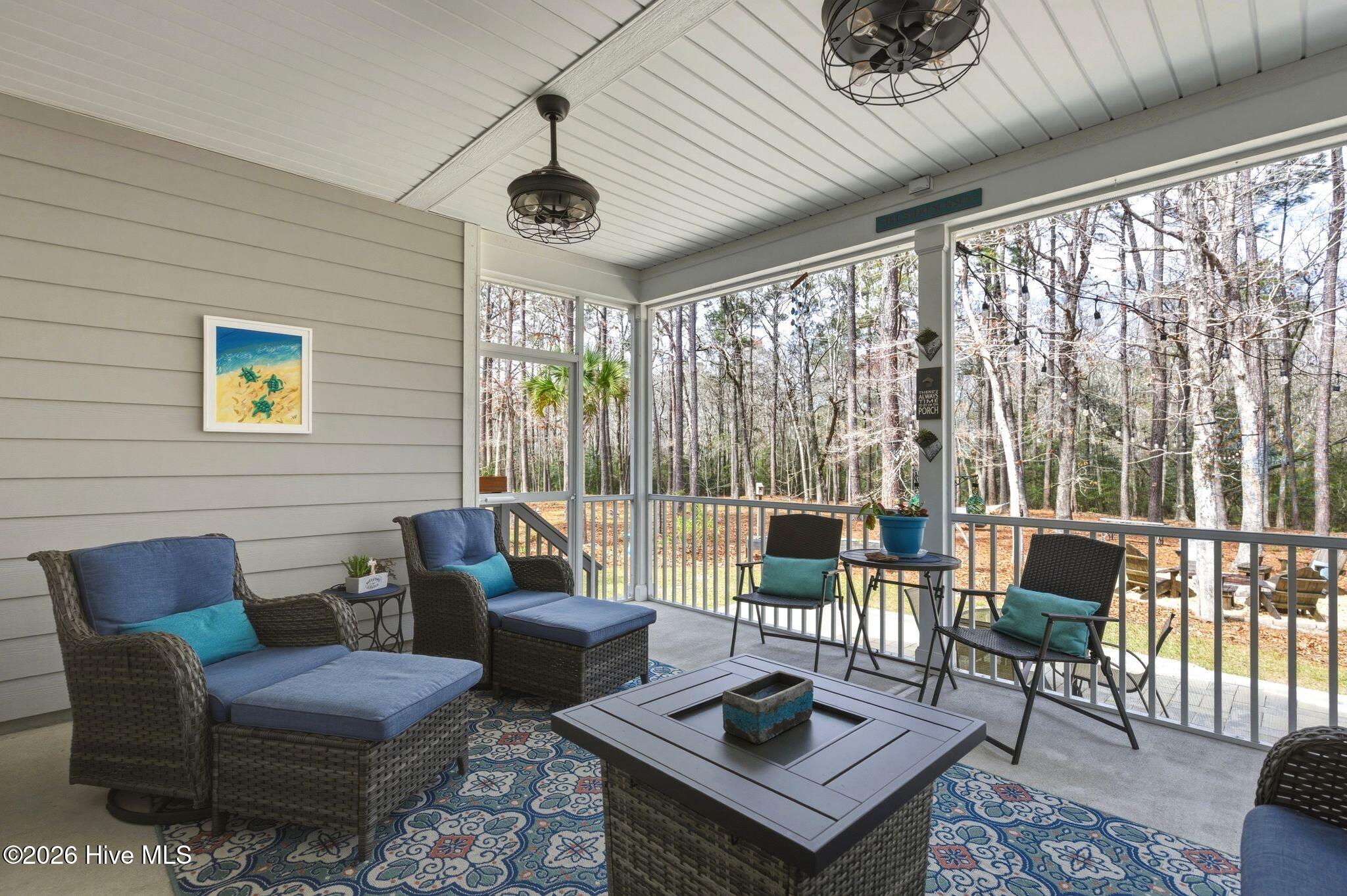 100560702 | Photo 24