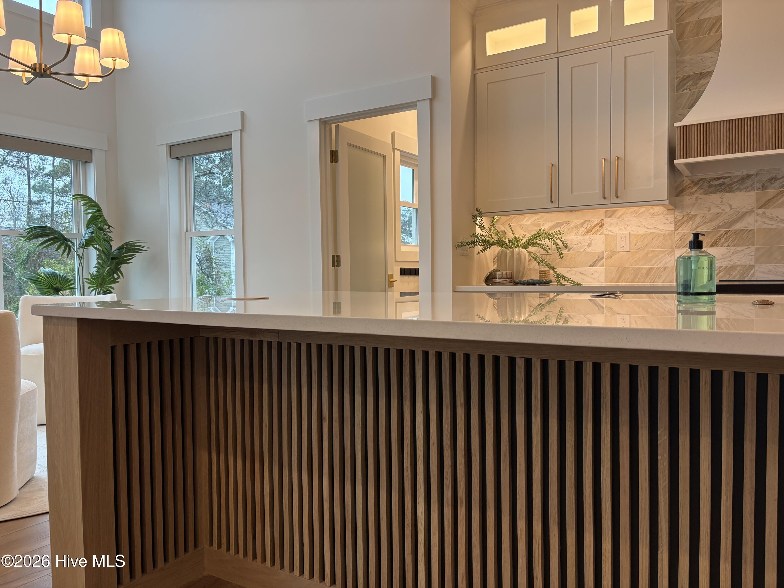 100516902 | Photo 26