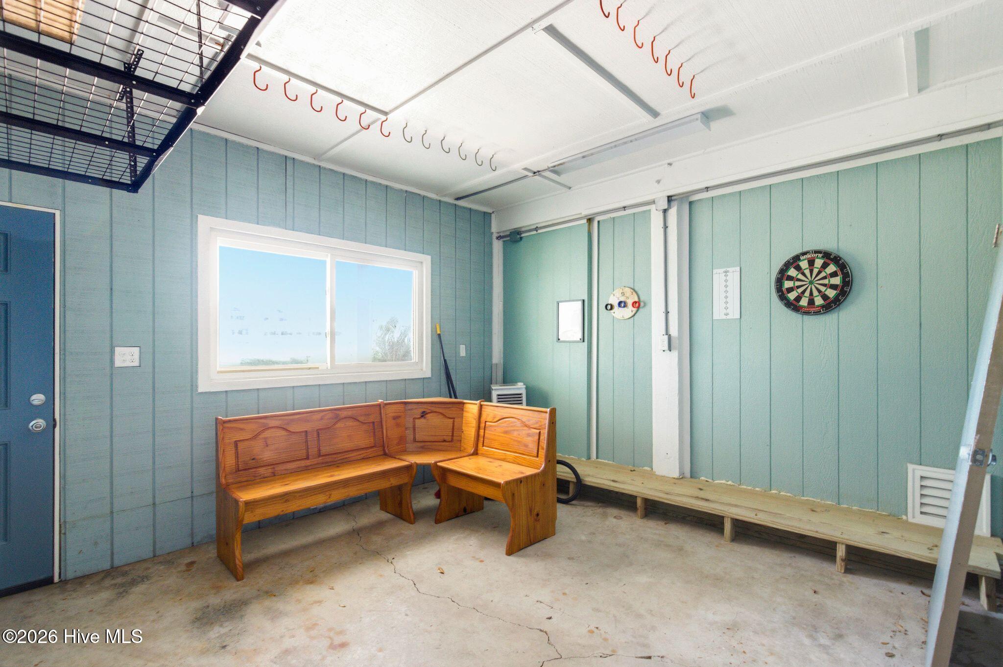 100568885 | Photo 44