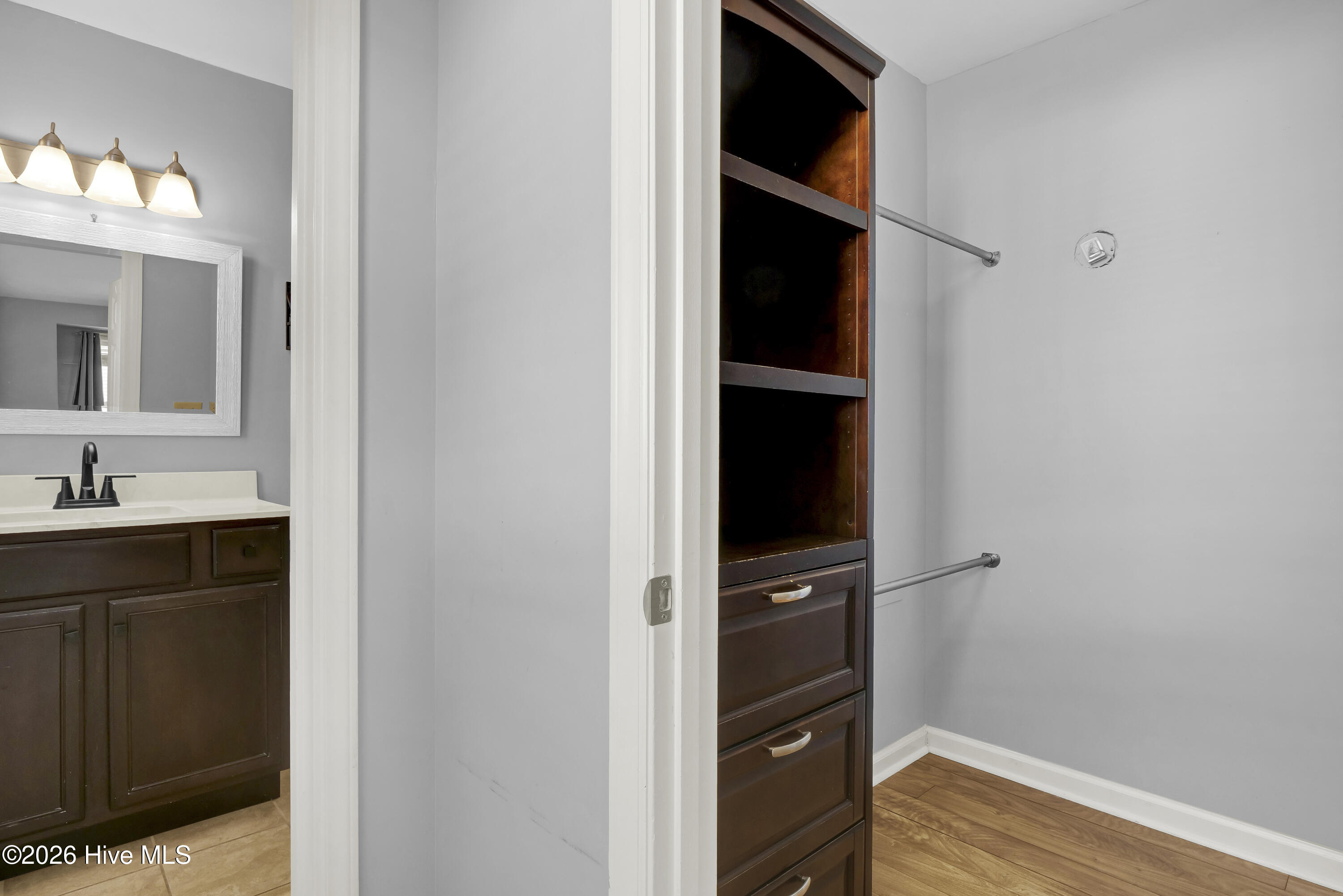 100551025 | Photo 21