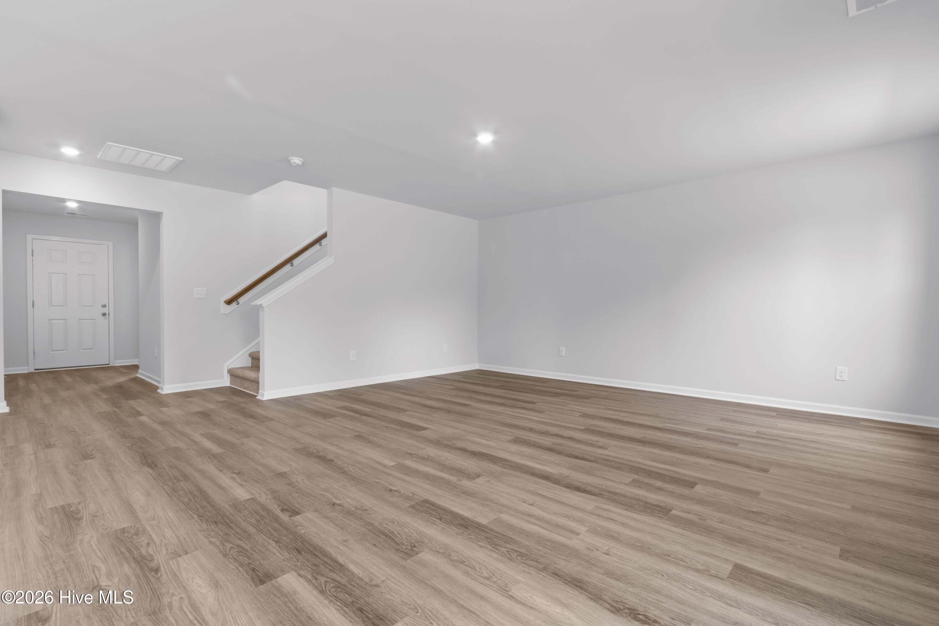 100557656 | Photo 23