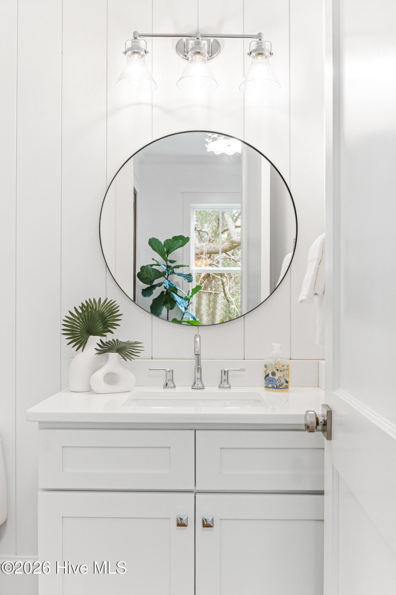 100554015 | Photo 30