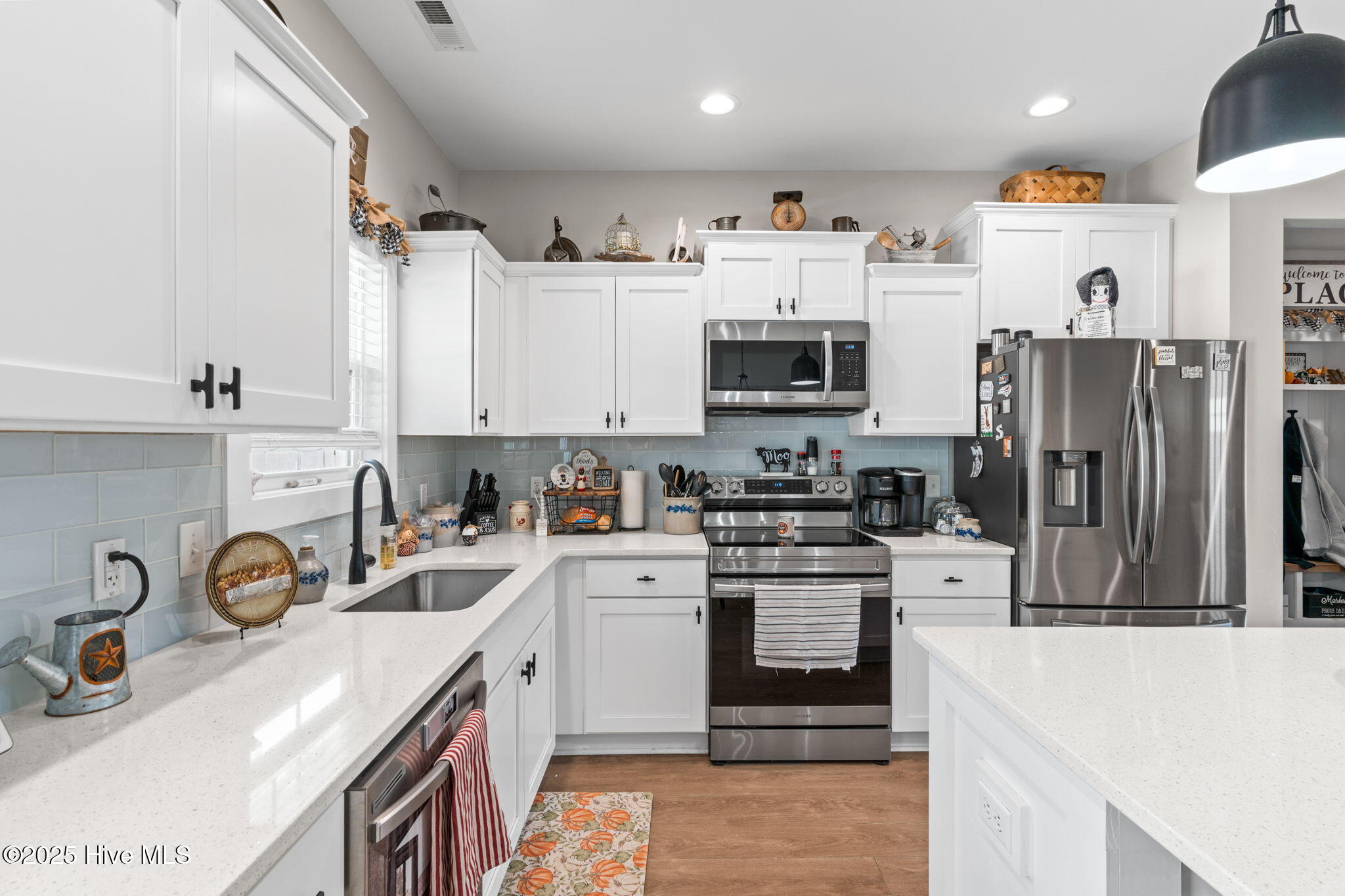 100533110 | Photo 10