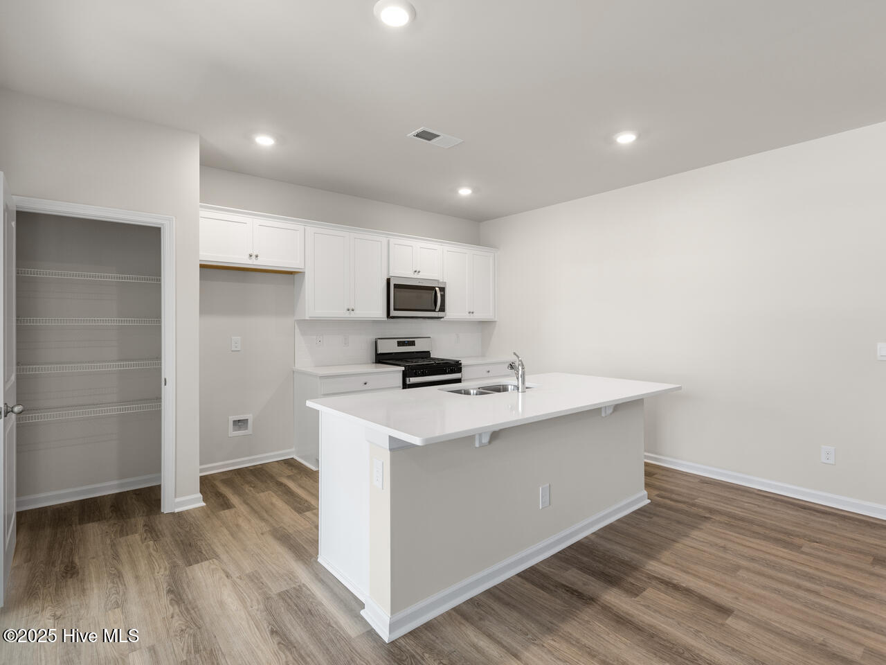 7107 Foxhollow Lane Leland NC 28451 USA-