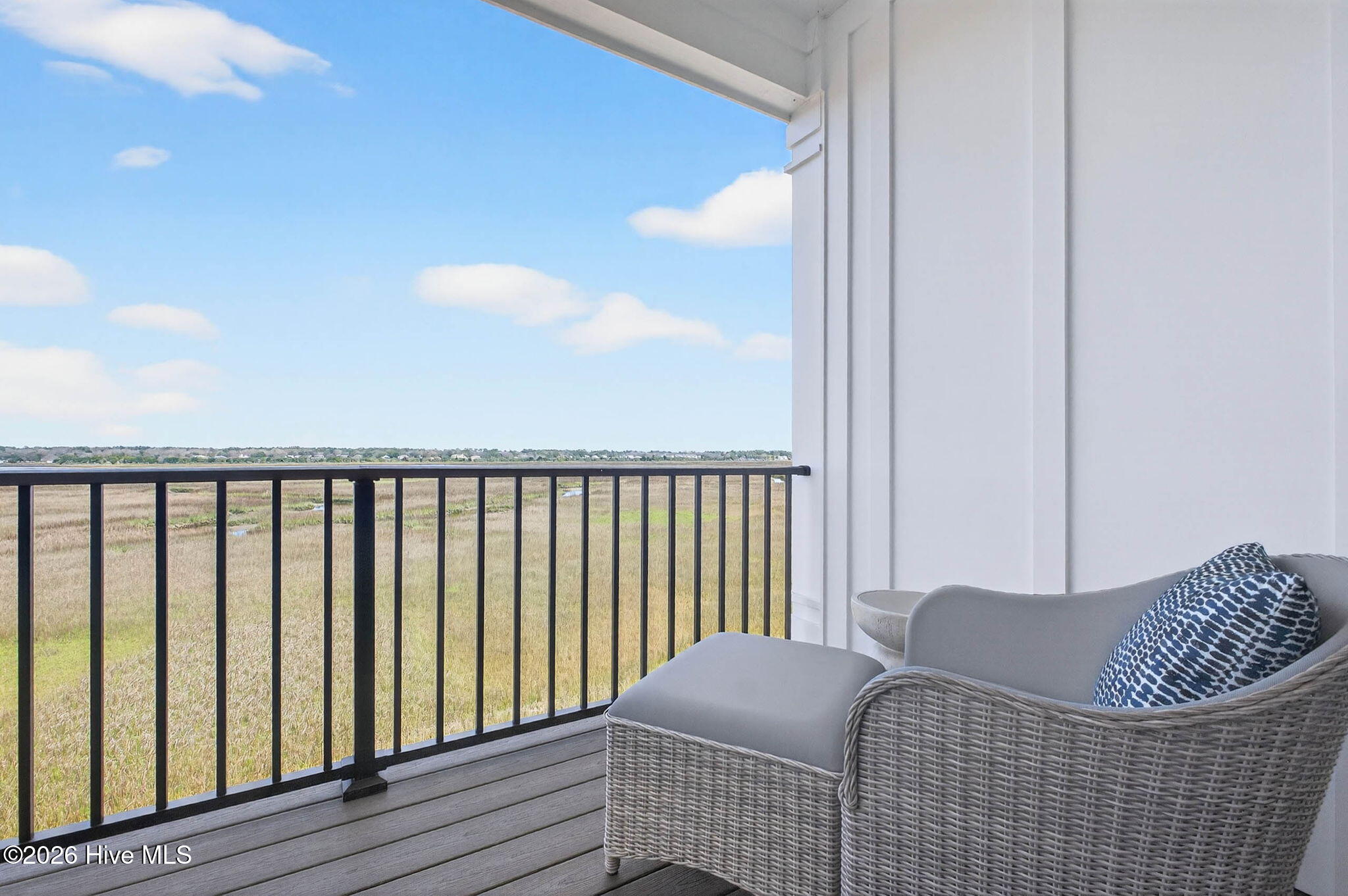 100561334 | Photo 14