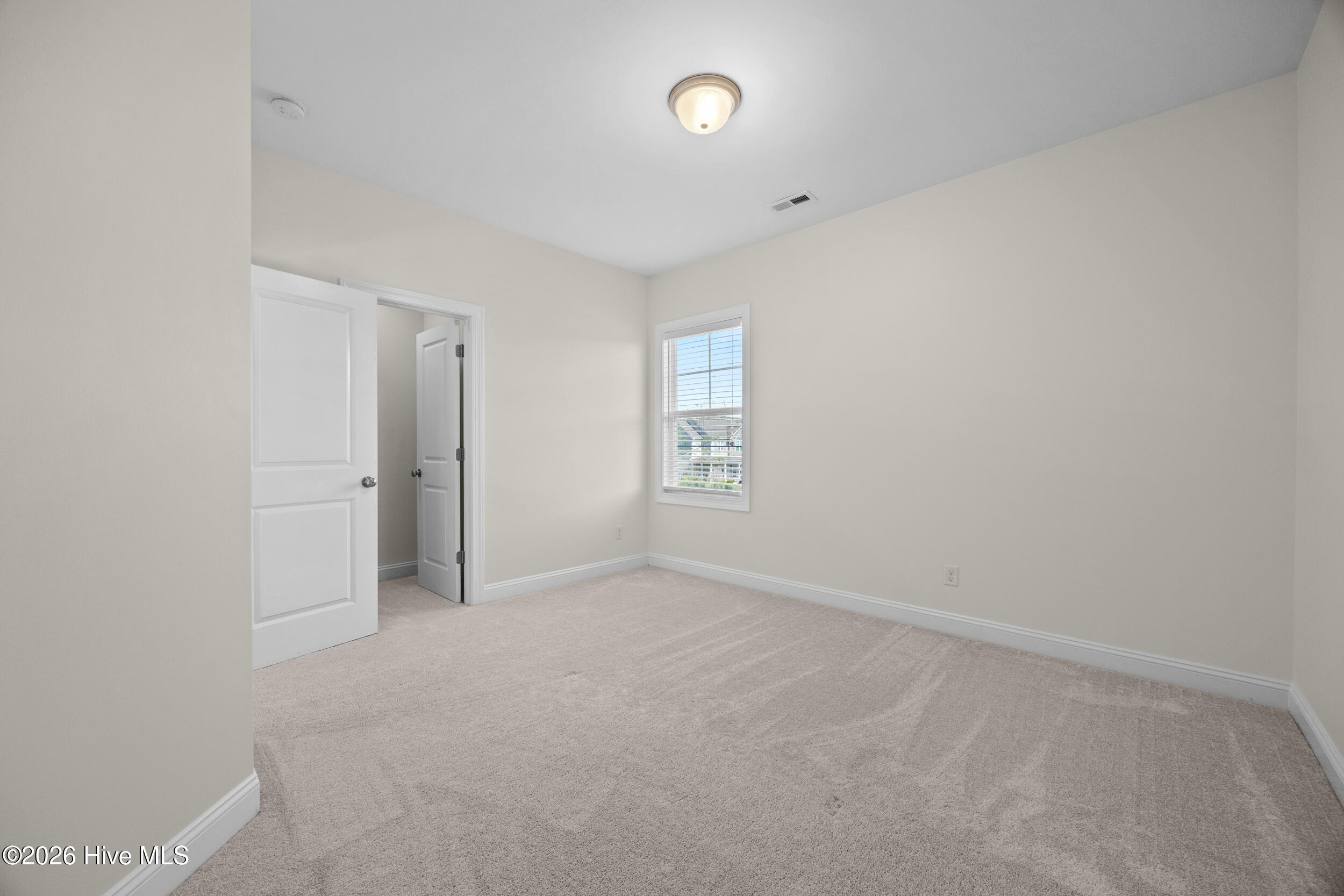 100568241 | Photo 52