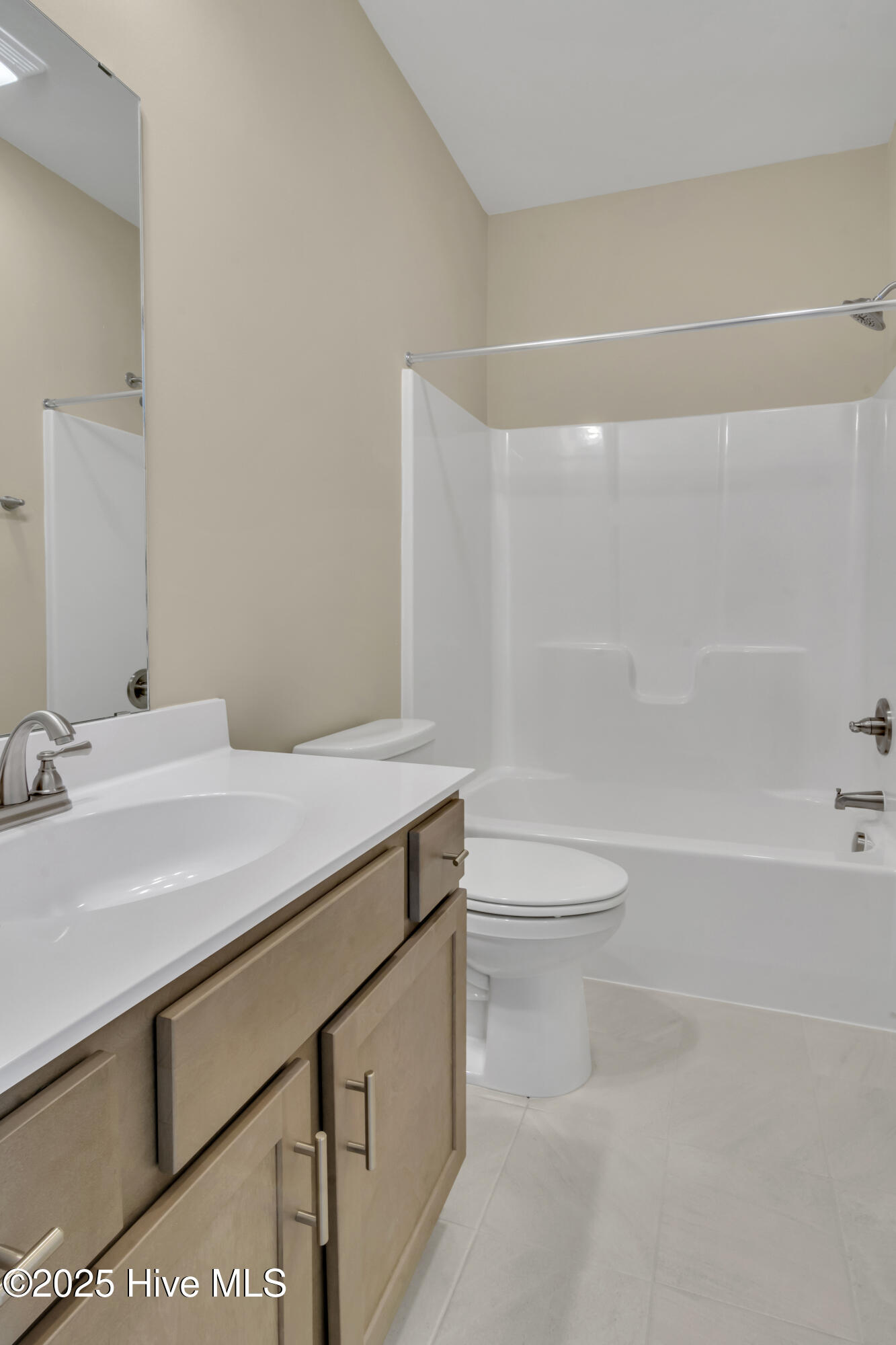 100566089 | Photo 19