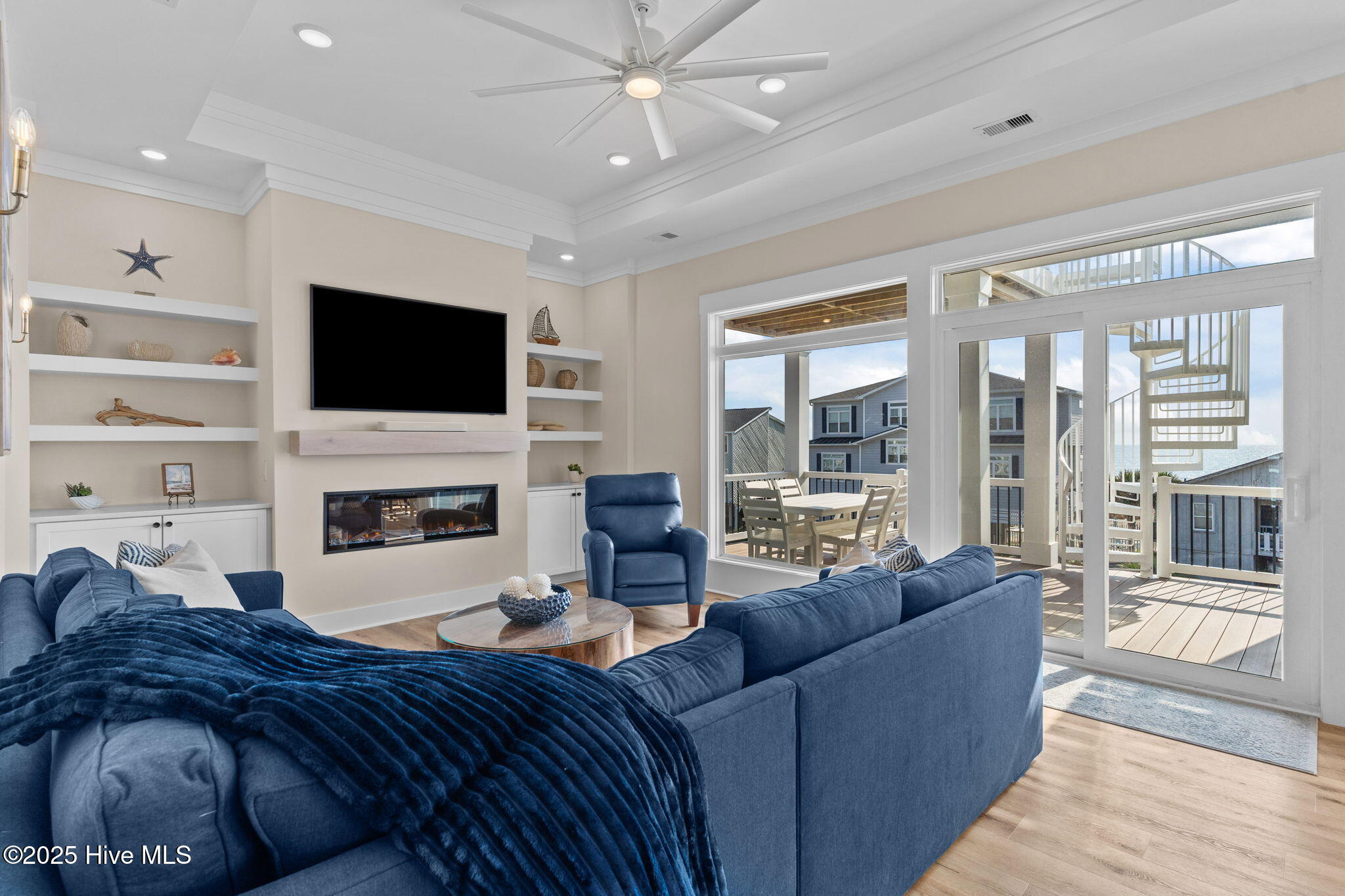 100545379 | Photo 17