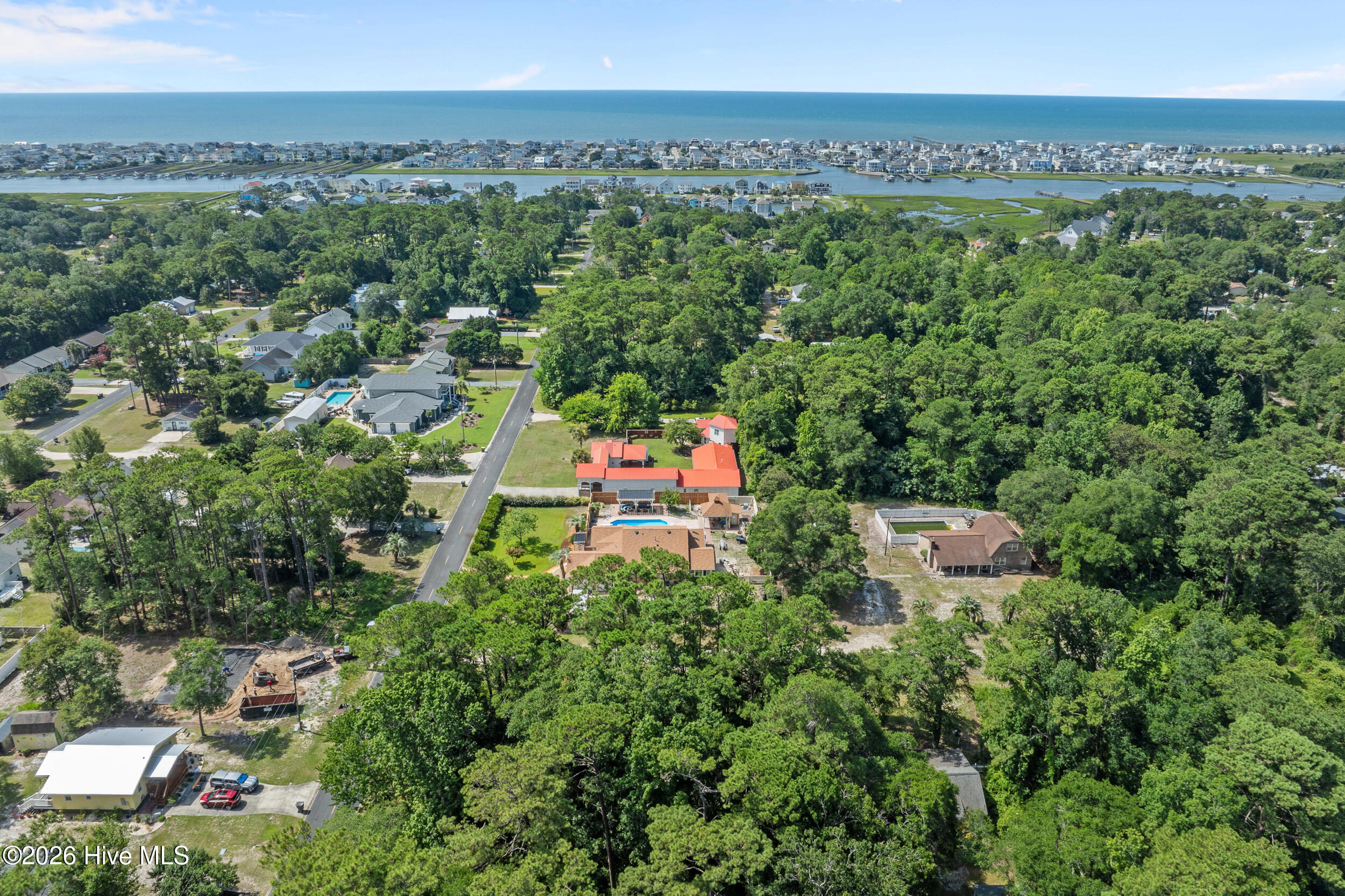 100548426 | Photo 51