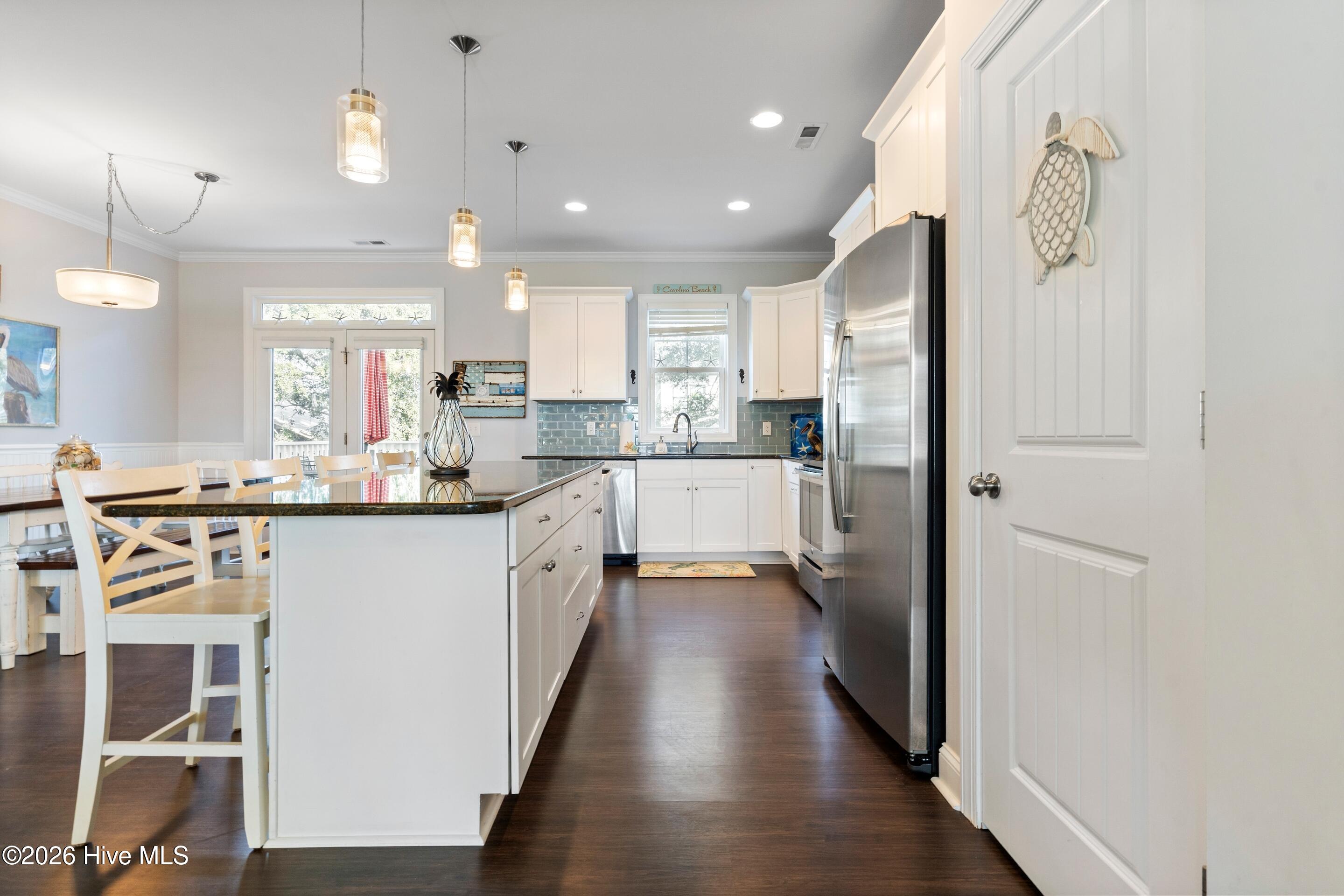 100549169 | Photo 16