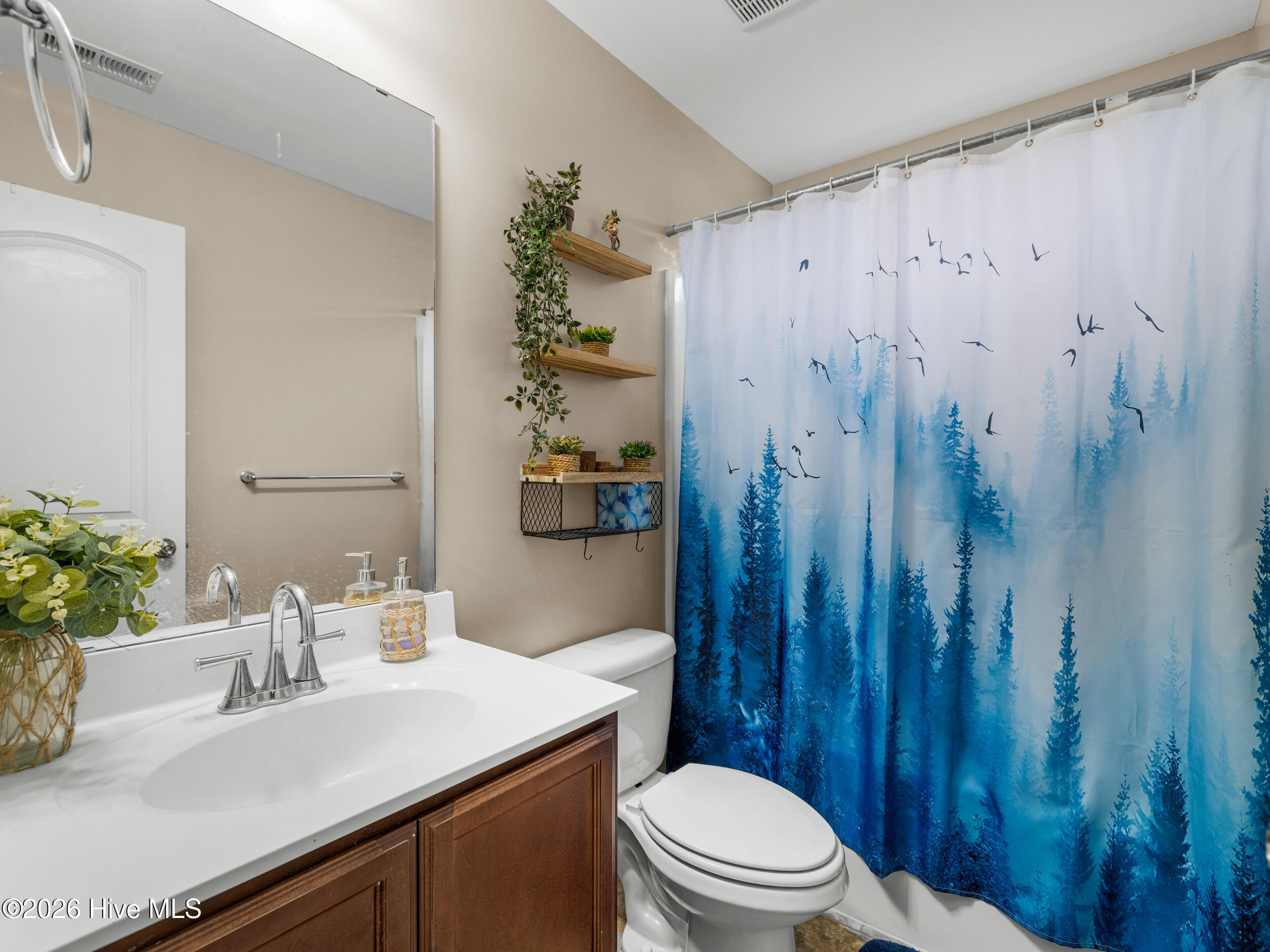 100552260 | Photo 24