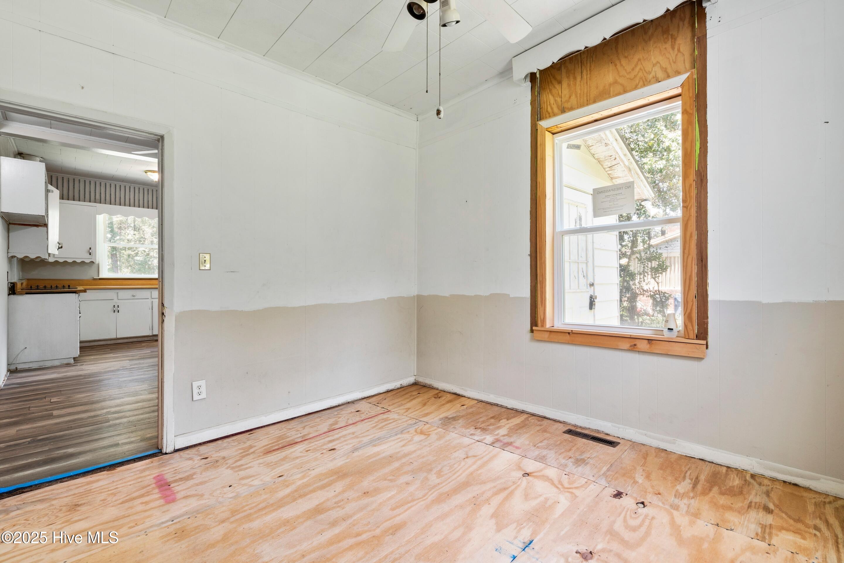 100513299 | Photo 25