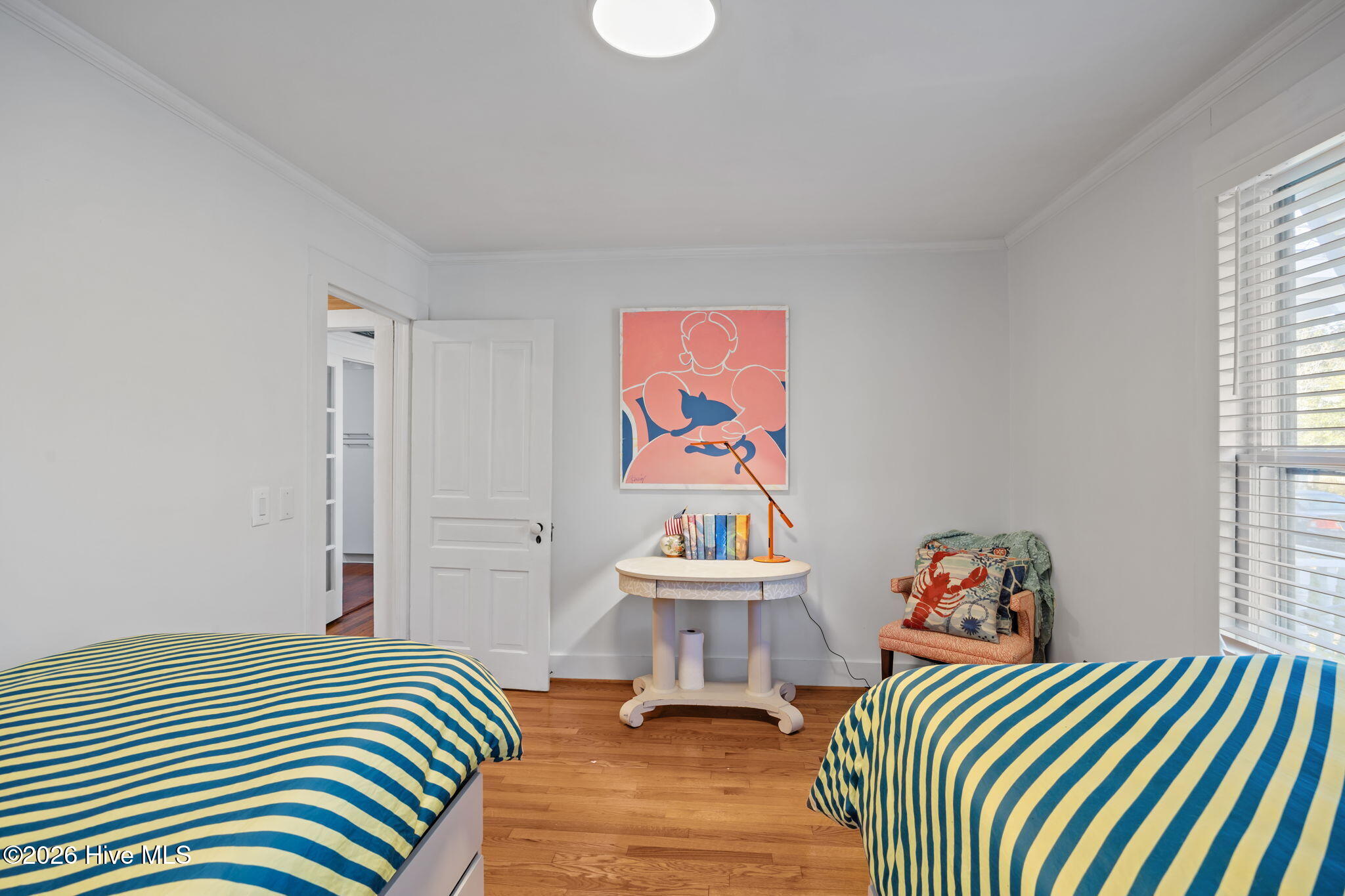 100560514 | Photo 23