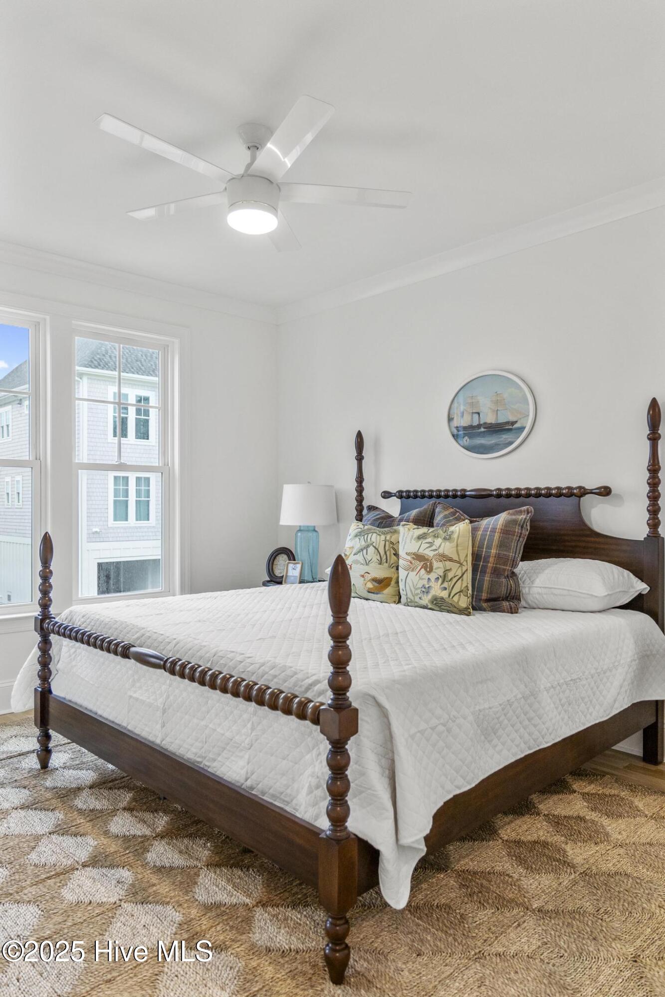 100565849 | Photo 62