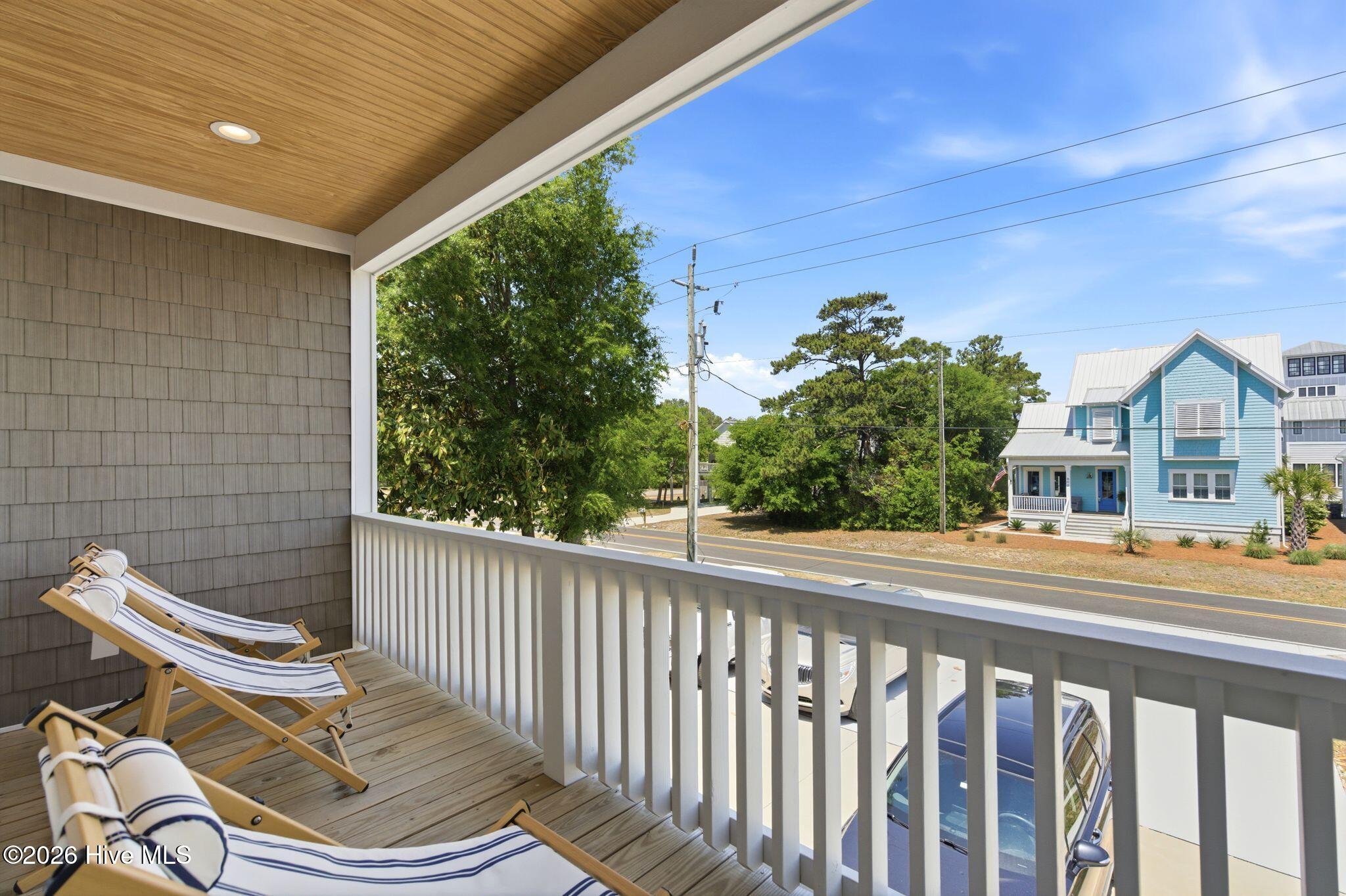 100570659 | Photo 19