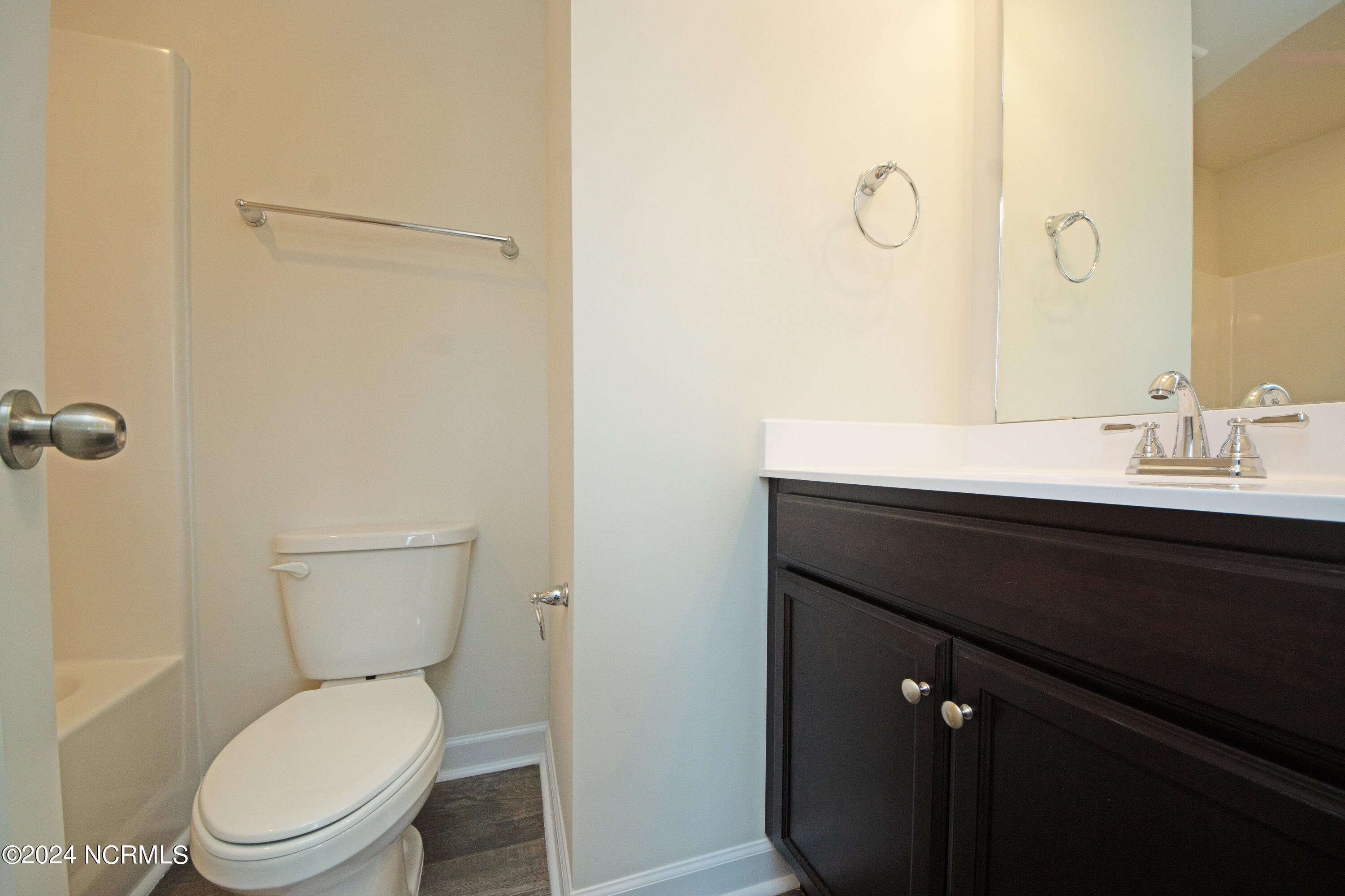 100561401 | Photo 28