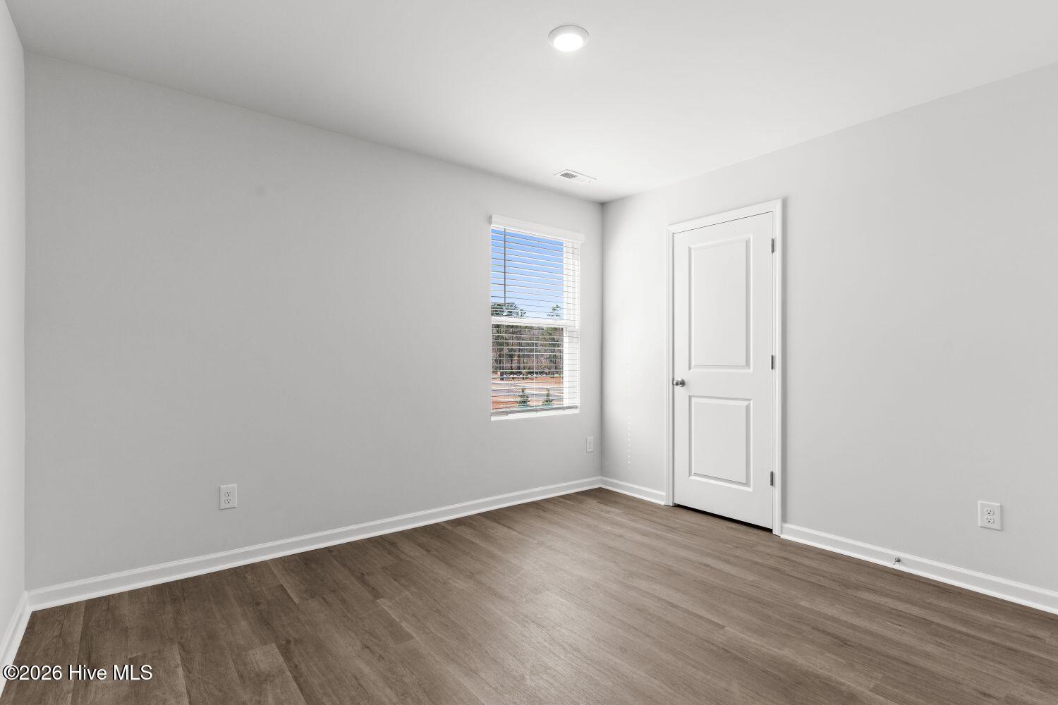 100535209 | Photo 26