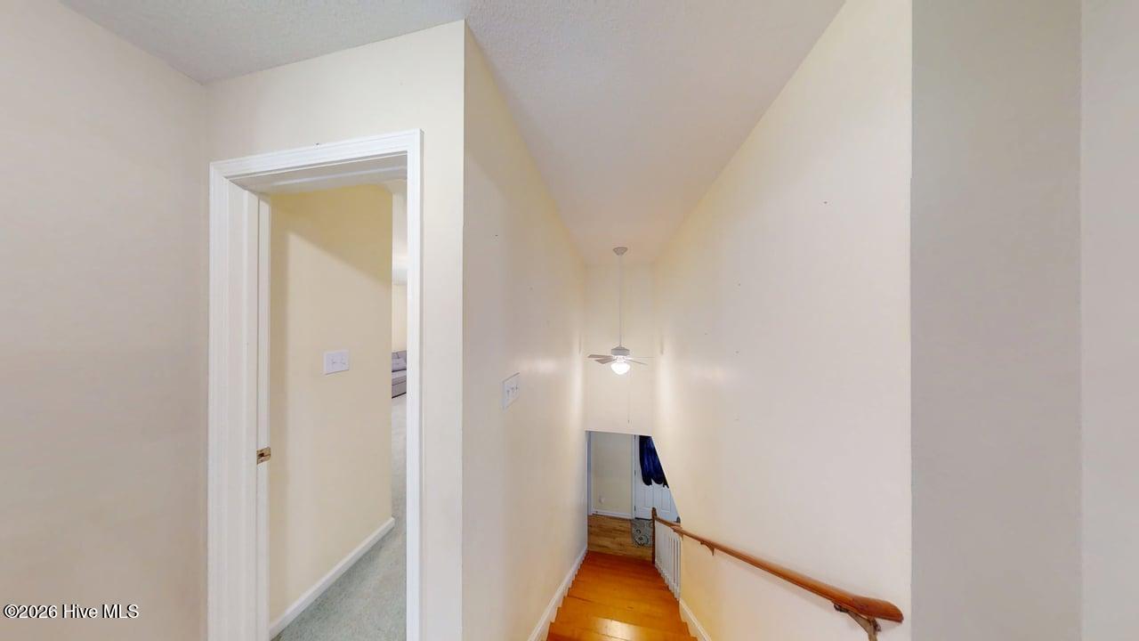 100570322 | Photo 37