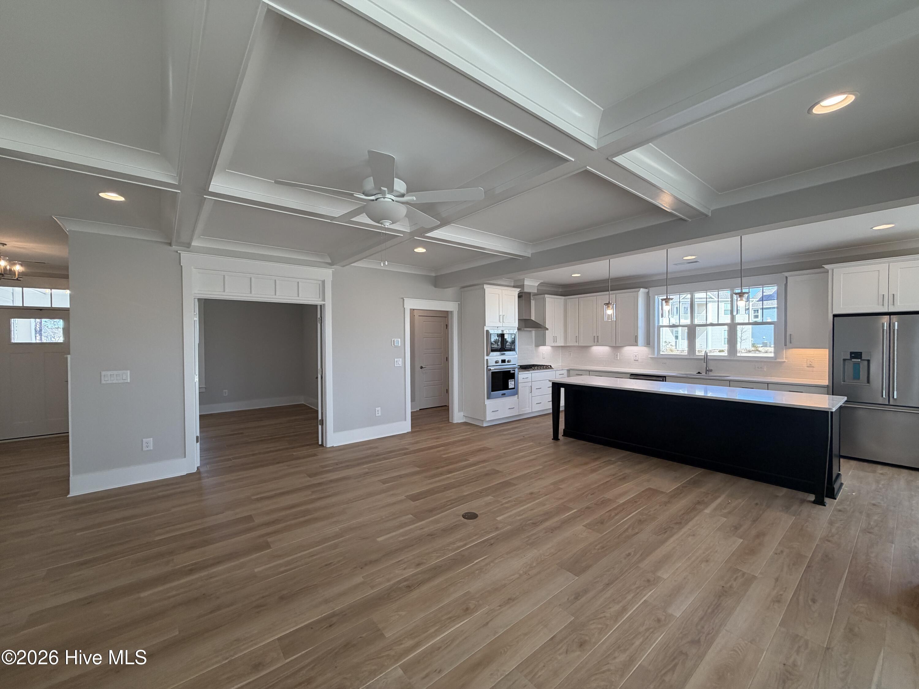 100532147 | Photo 11