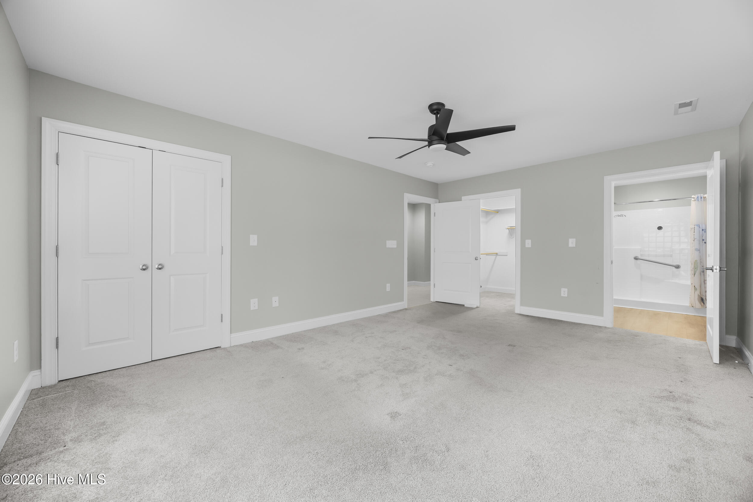 100569624 | Photo 25