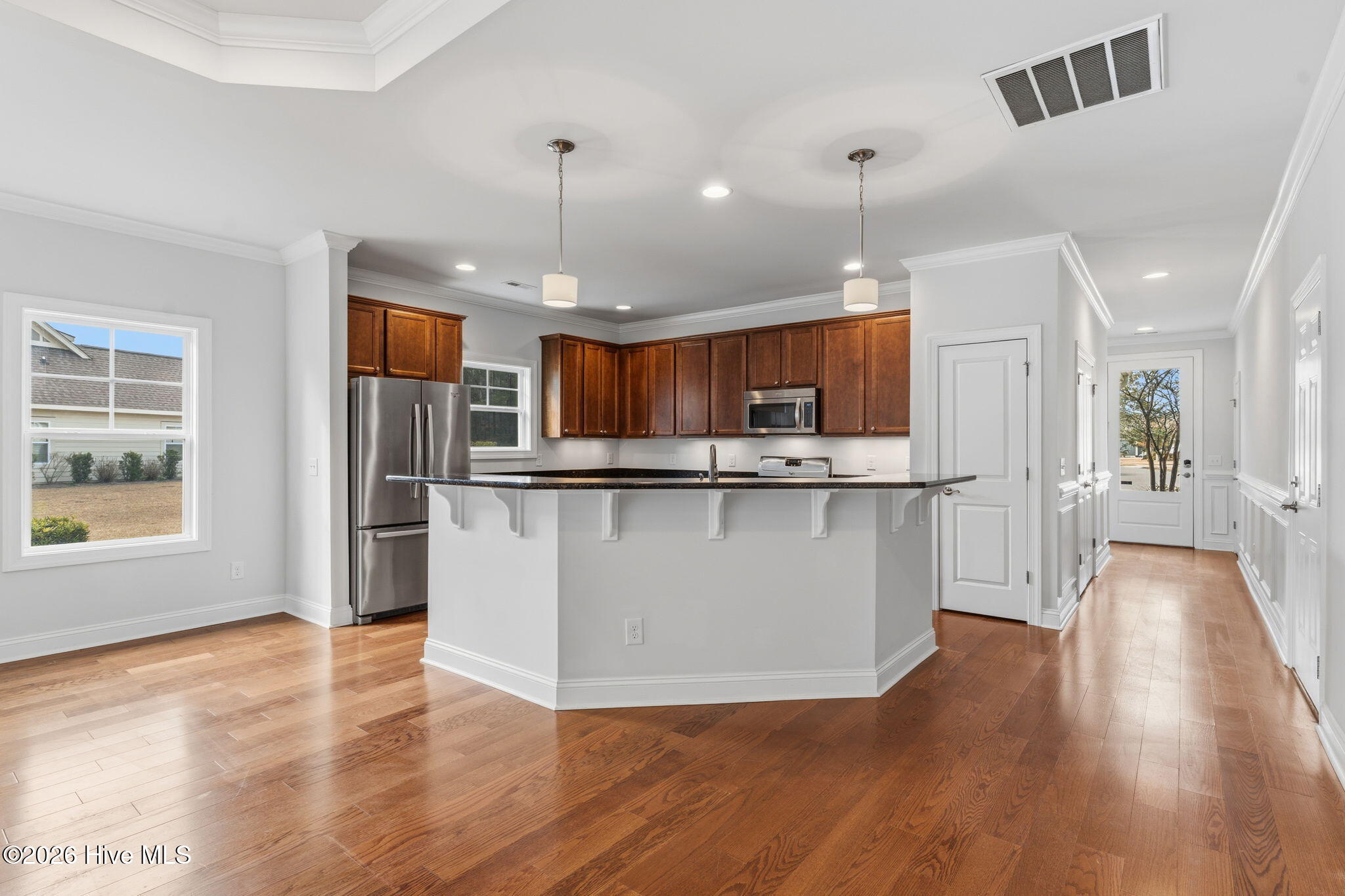 100558174 | Photo 14