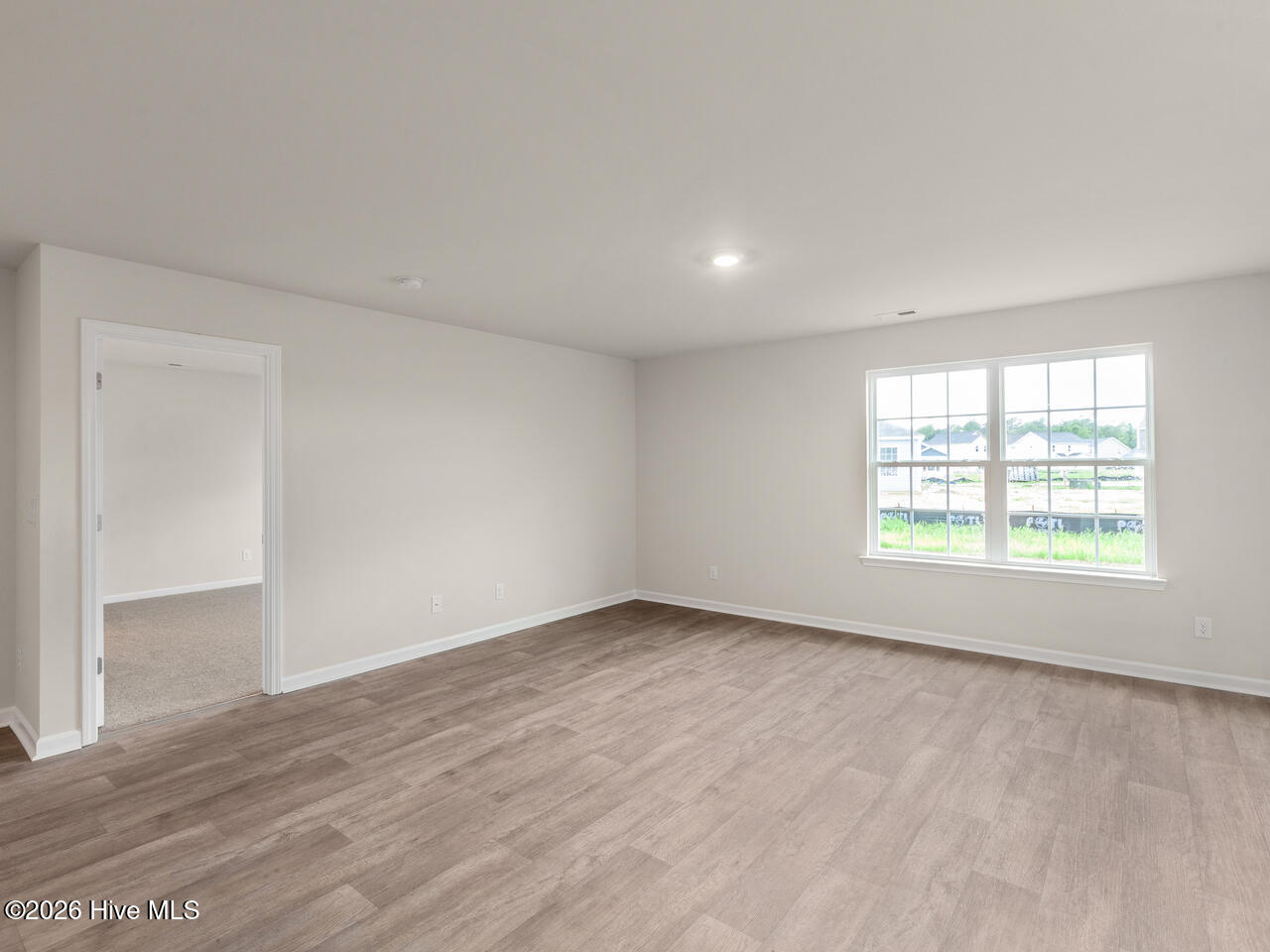 100547895 | Photo 13