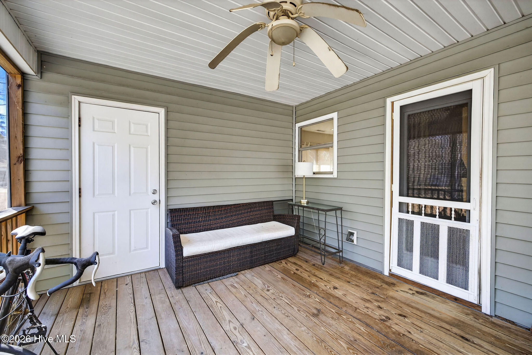 100556550 | Photo 11