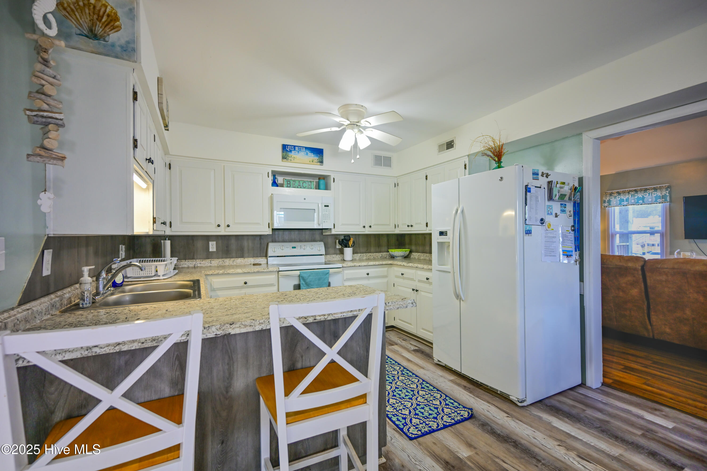 100495129 | Photo 21