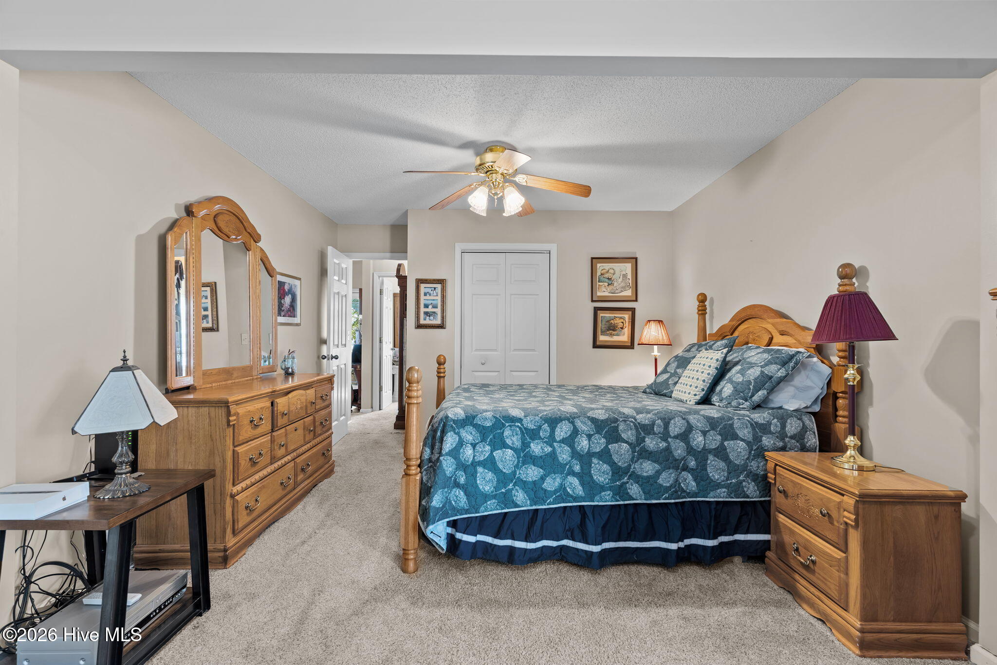 100550079 | Photo 11