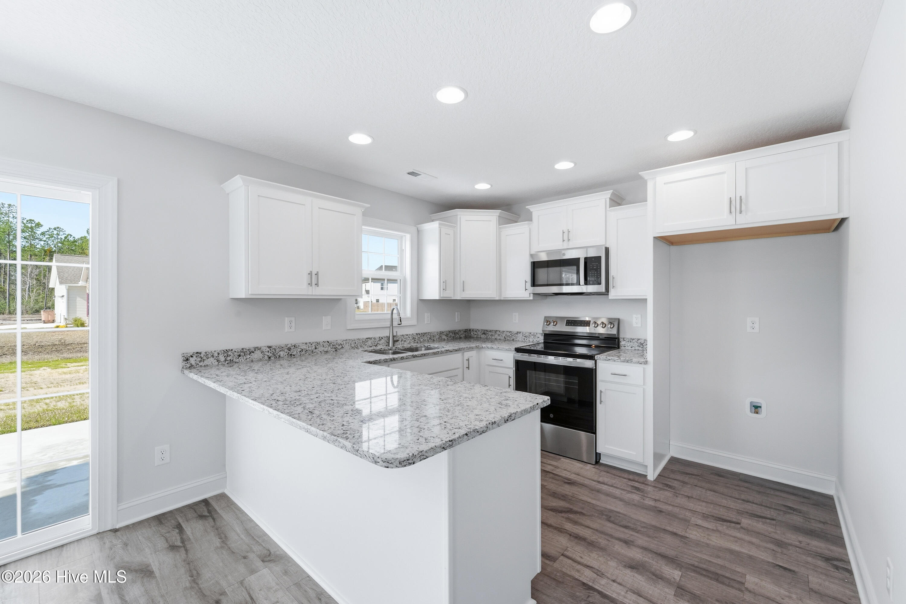 100519868 | Photo 10