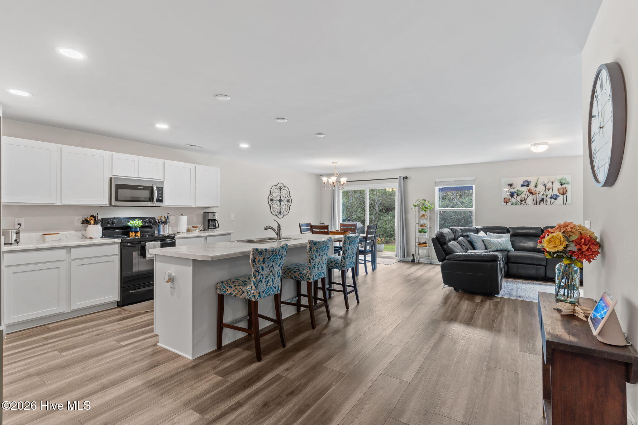 100561212 | Photo 10