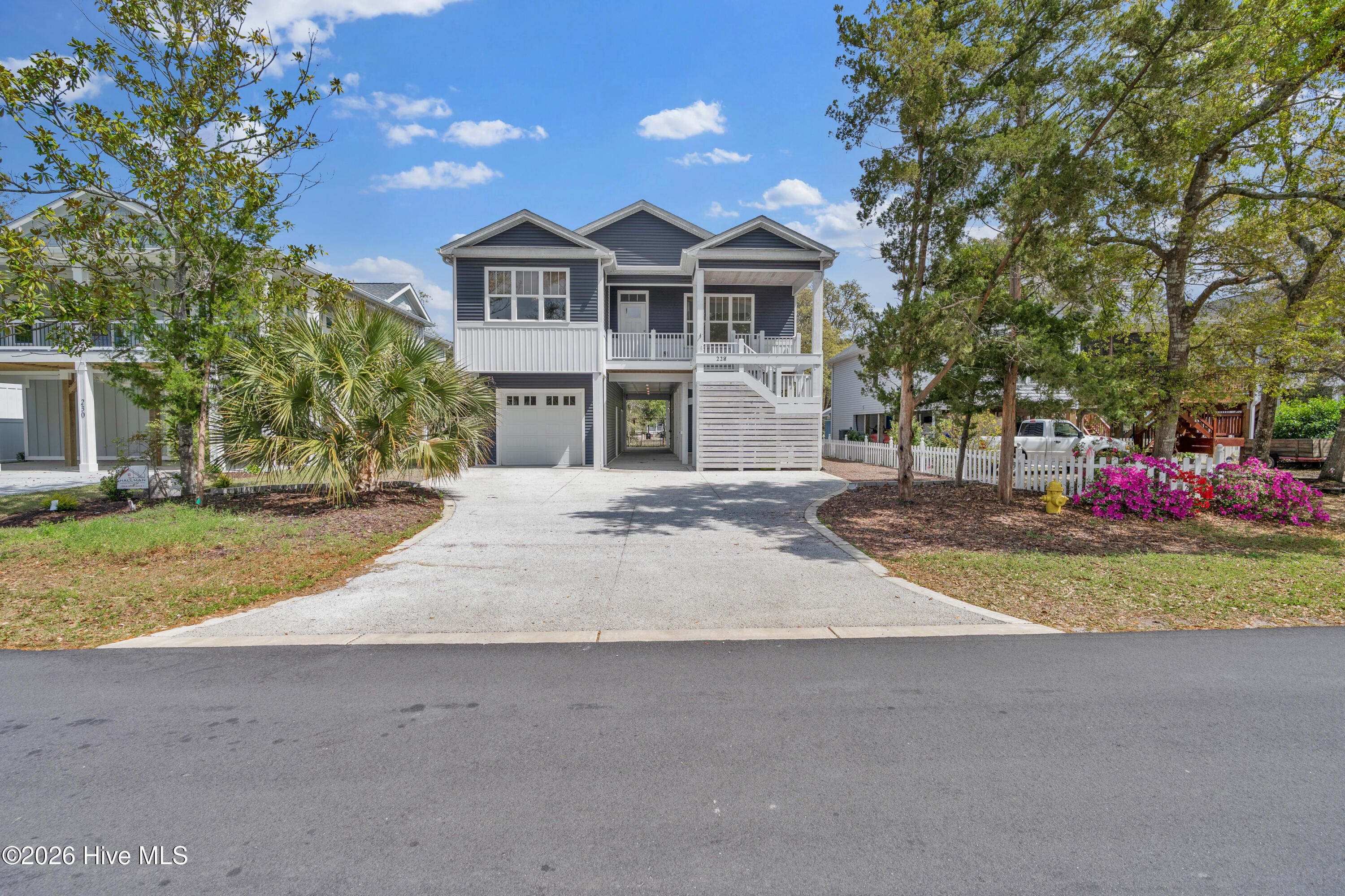 100565490 | Photo 38