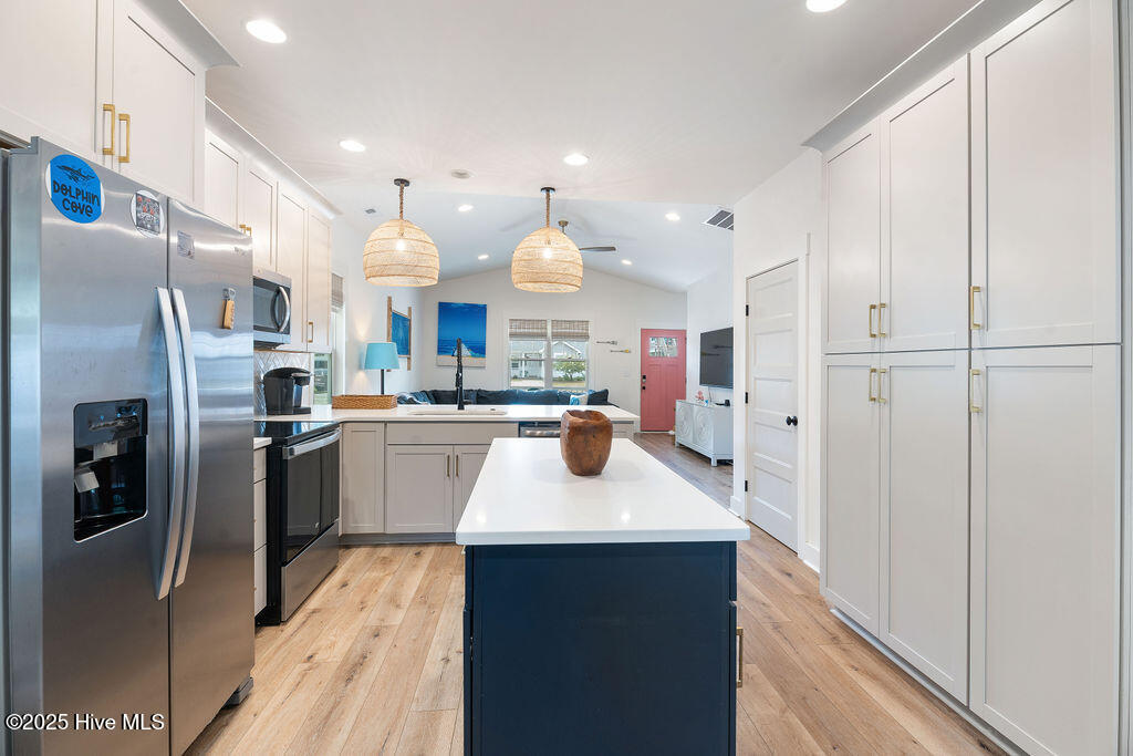 100550551 | Photo 10