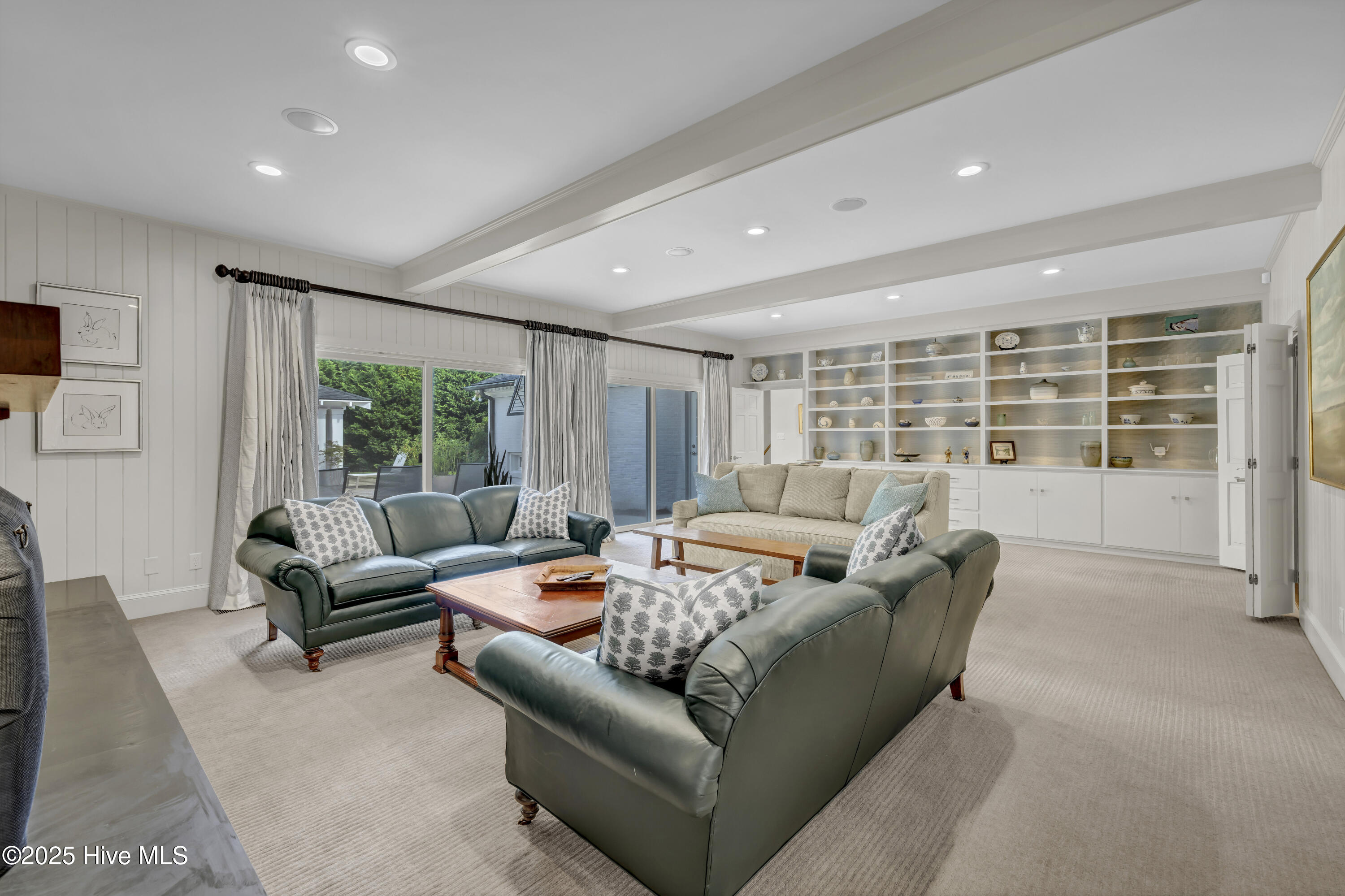 100519719 | Photo 12