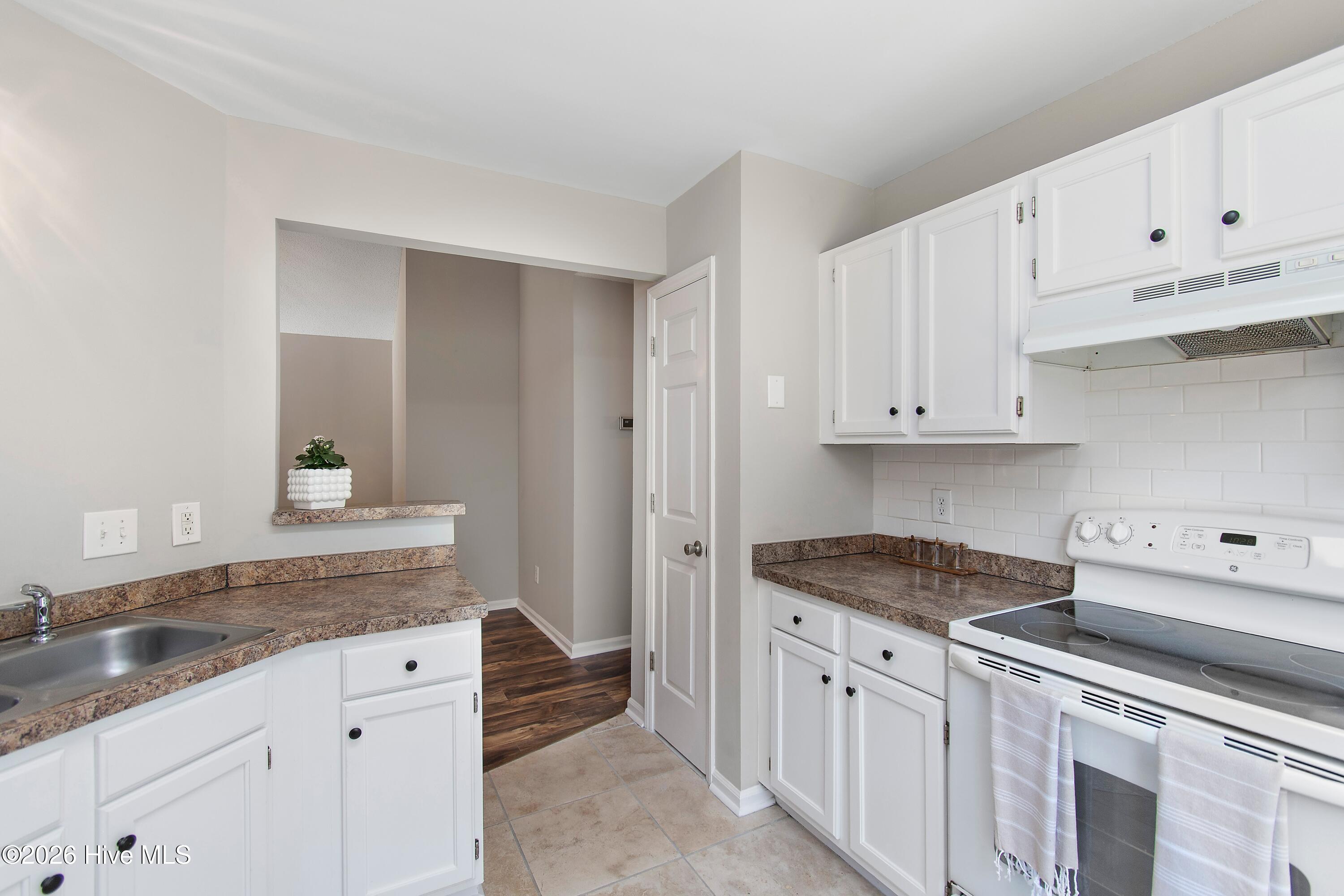 100562520 | Photo 21