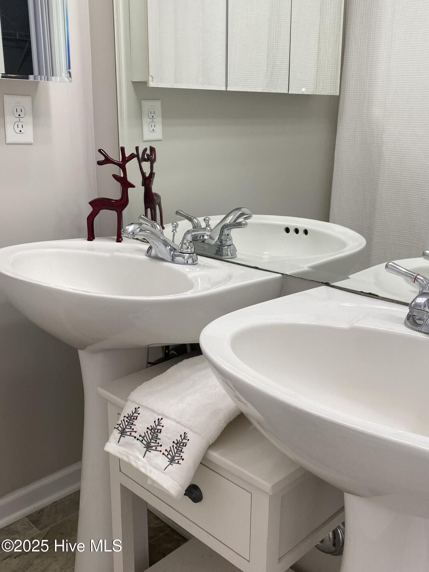 100538059 | Photo 19