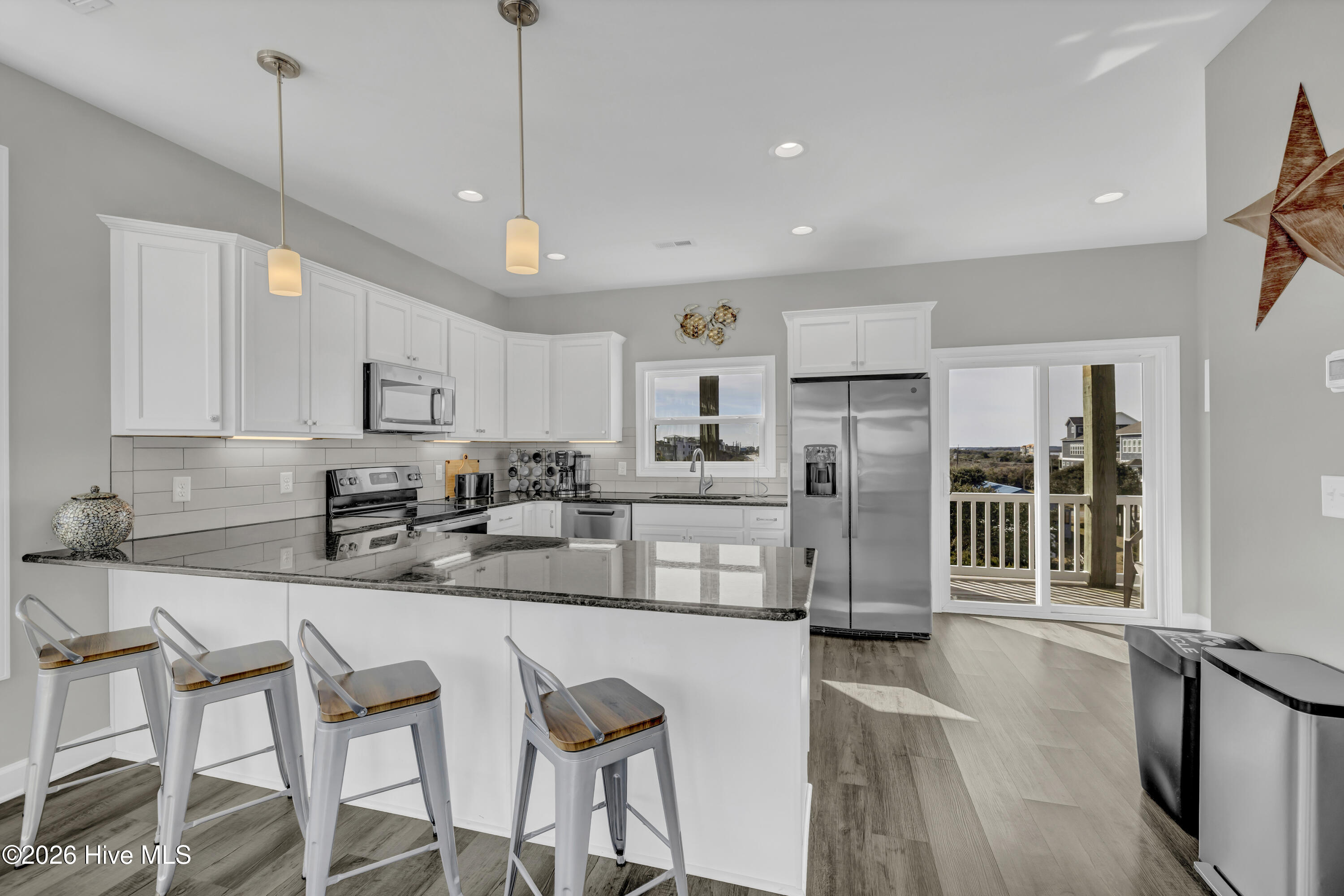 100547519 | Photo 14