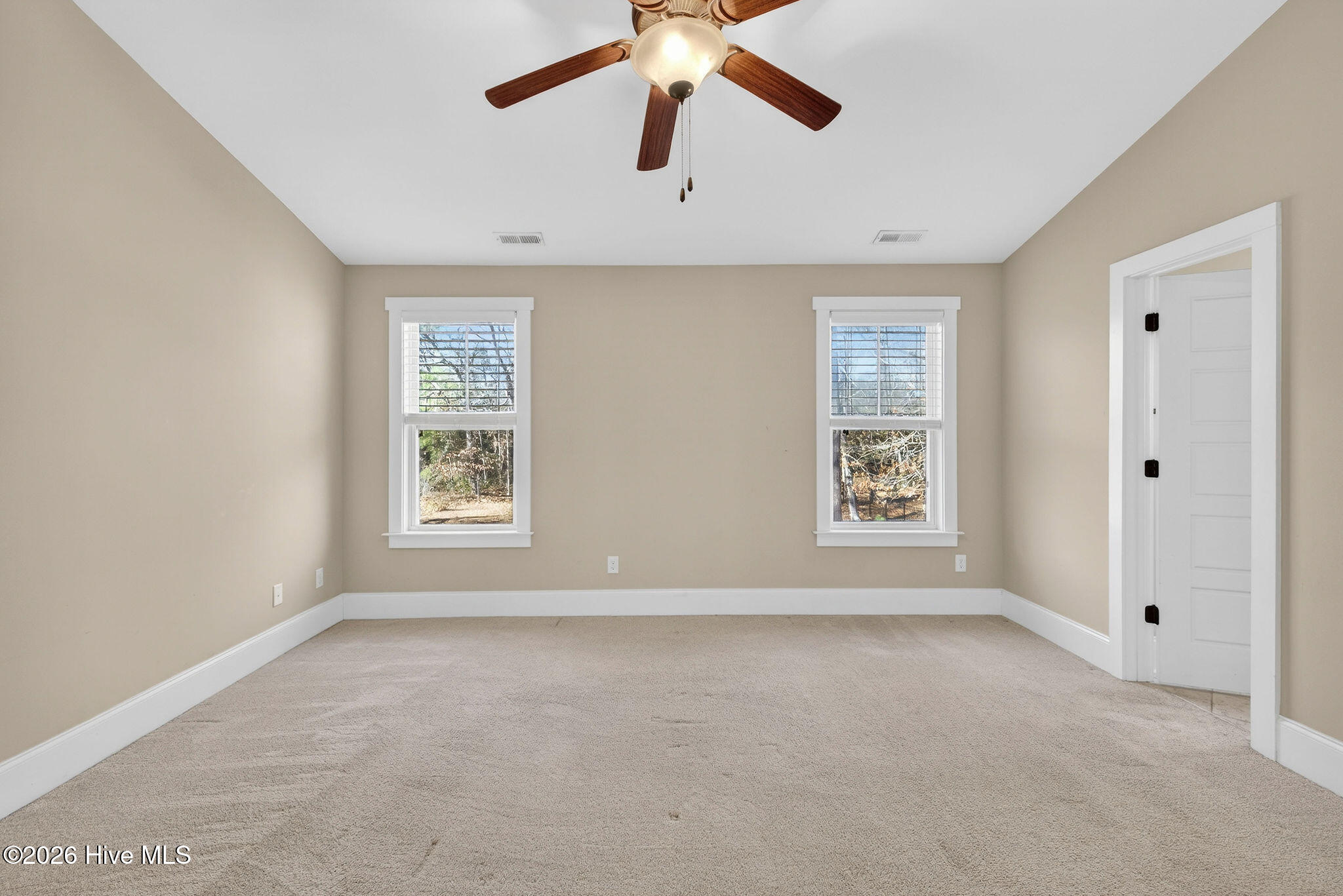 100549493 | Photo 40