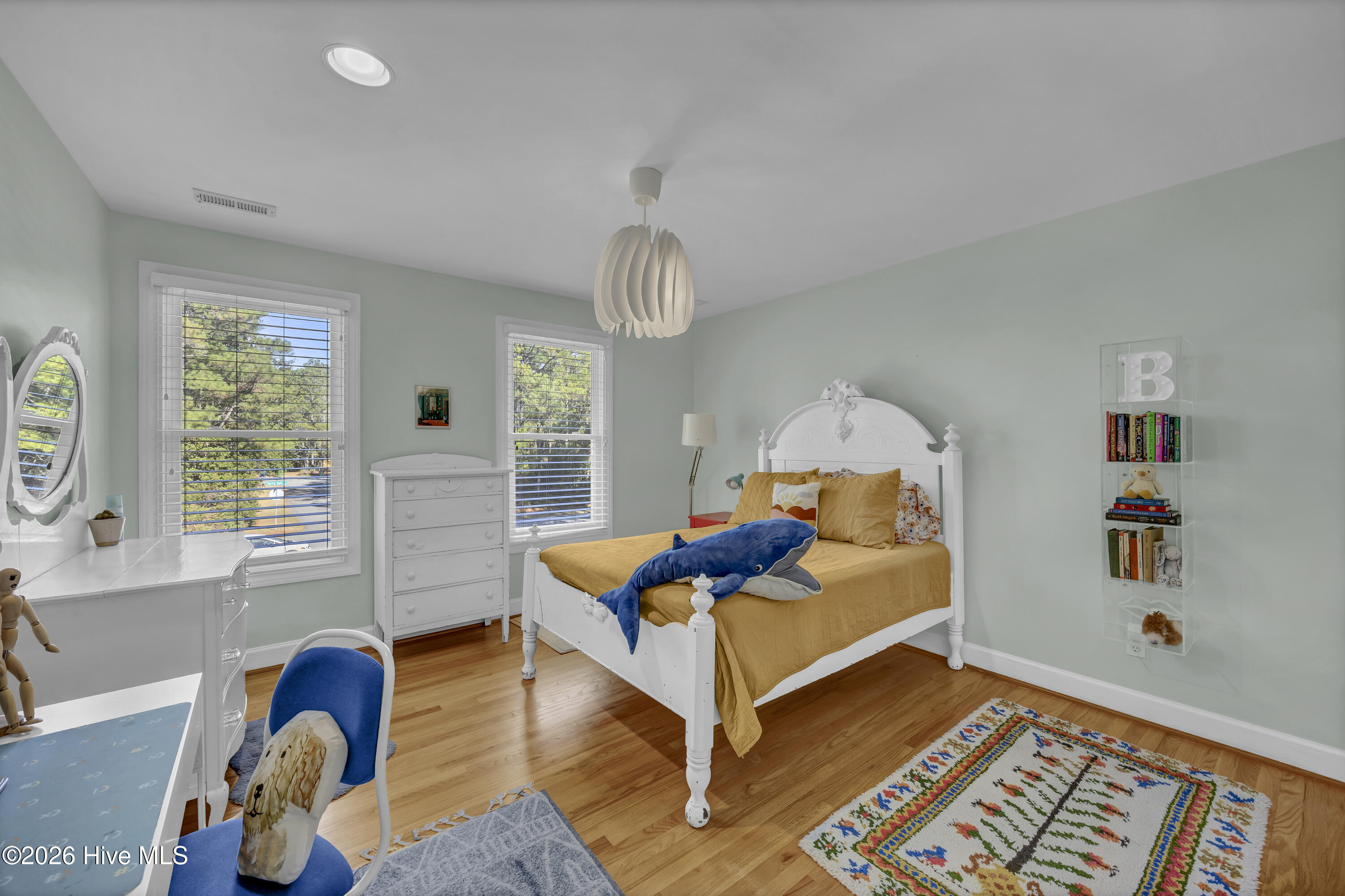 100549604 | Photo 15