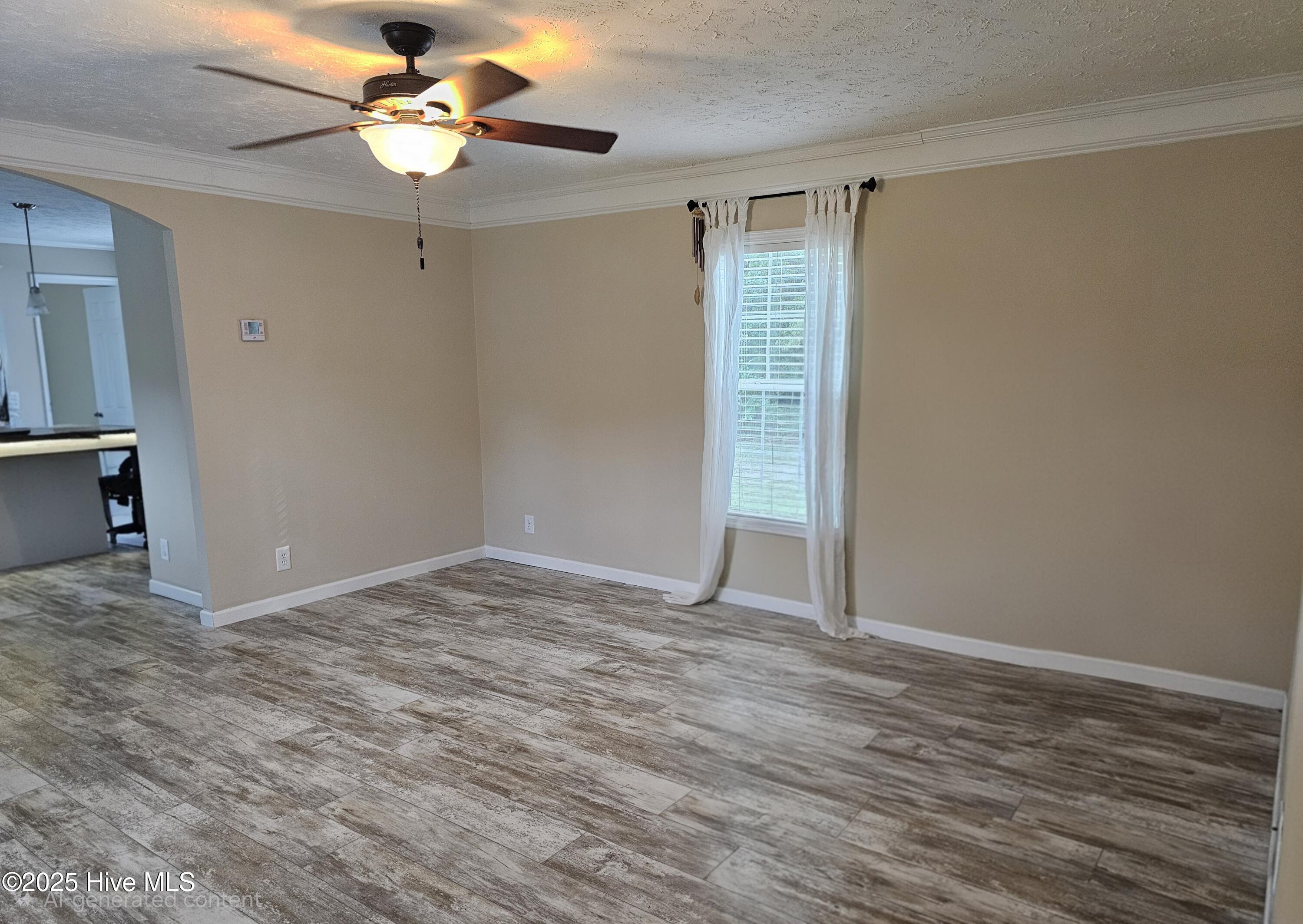 100535573 | Photo 25