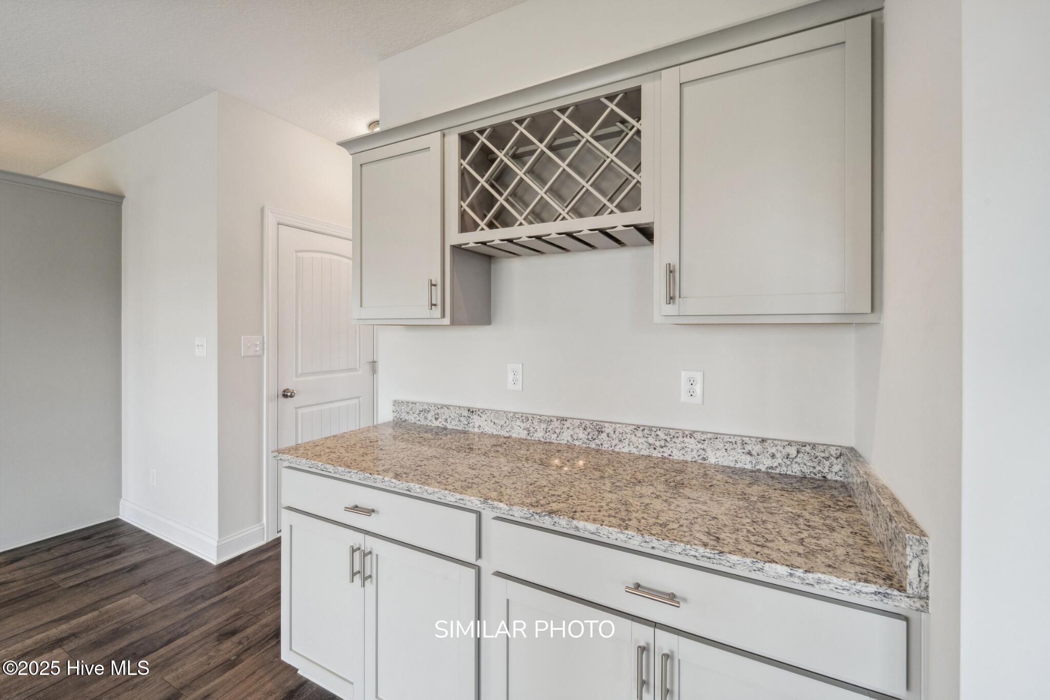 100543824 | Photo 14