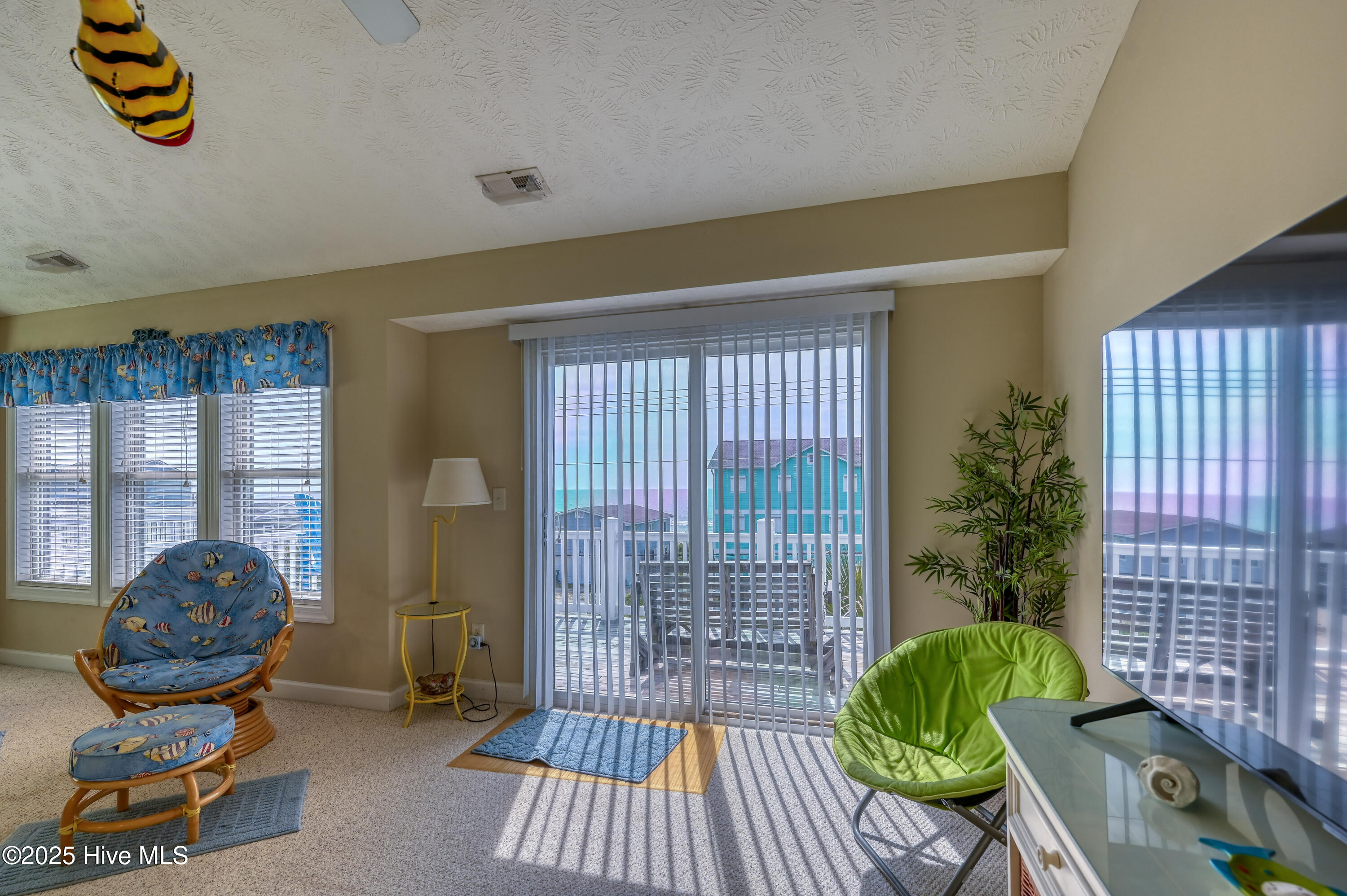 100502638 | Photo 18