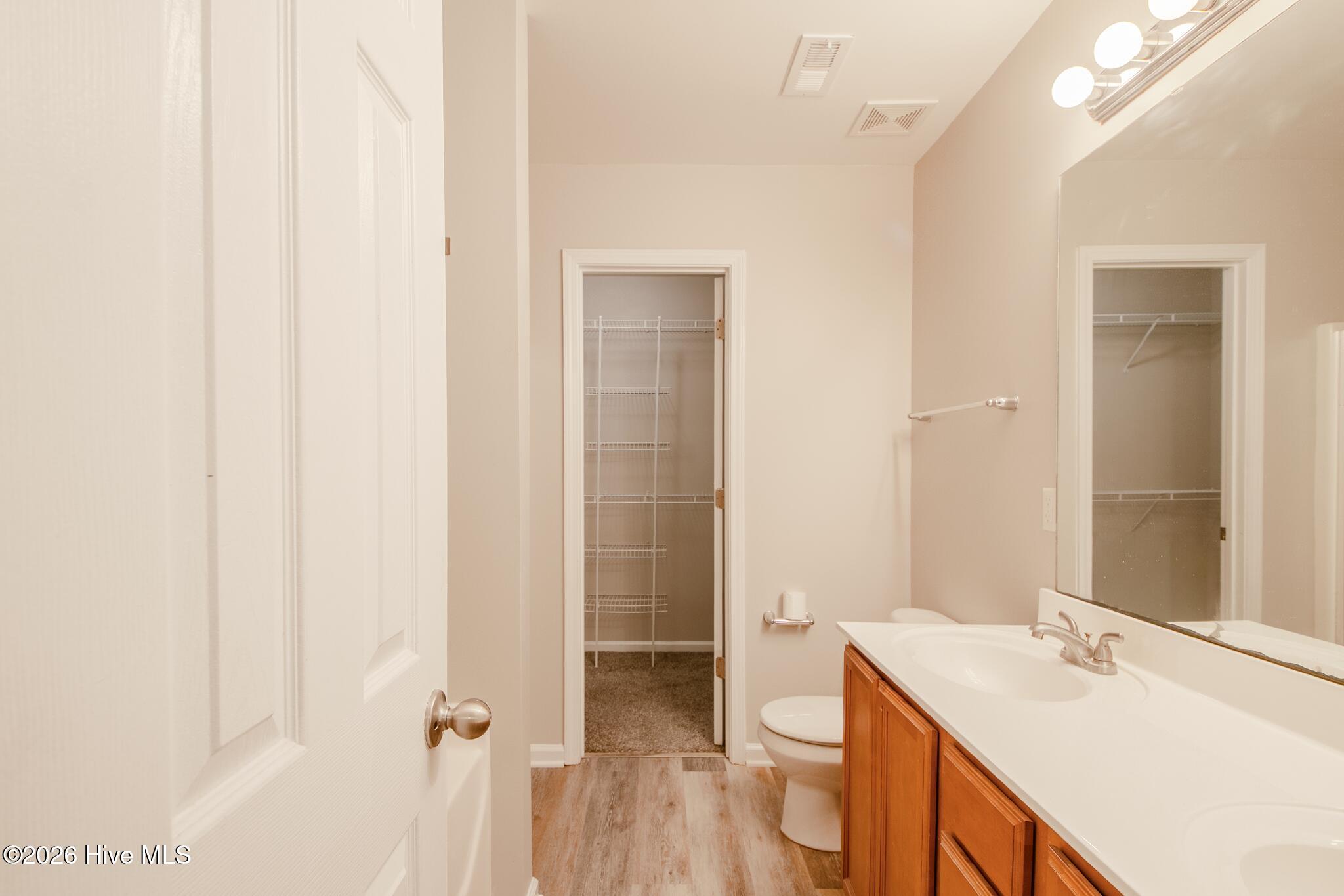 100522073 | Photo 18