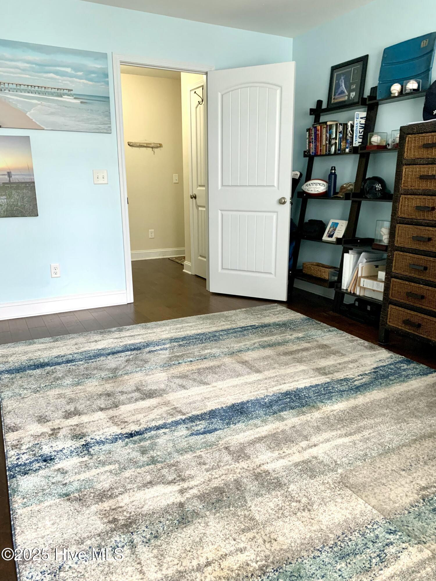 100536015 | Photo 51