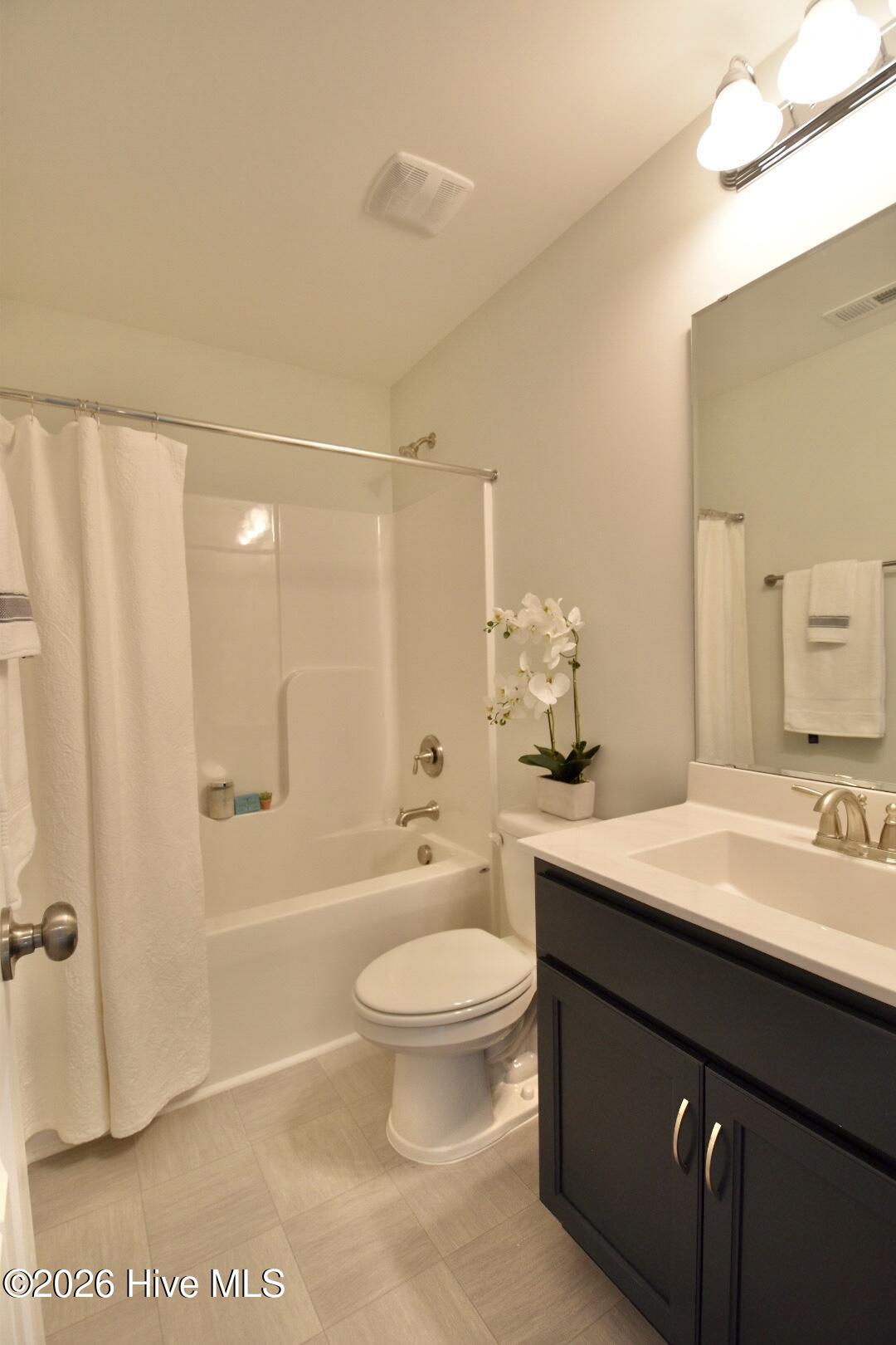 100561035 | Photo 15