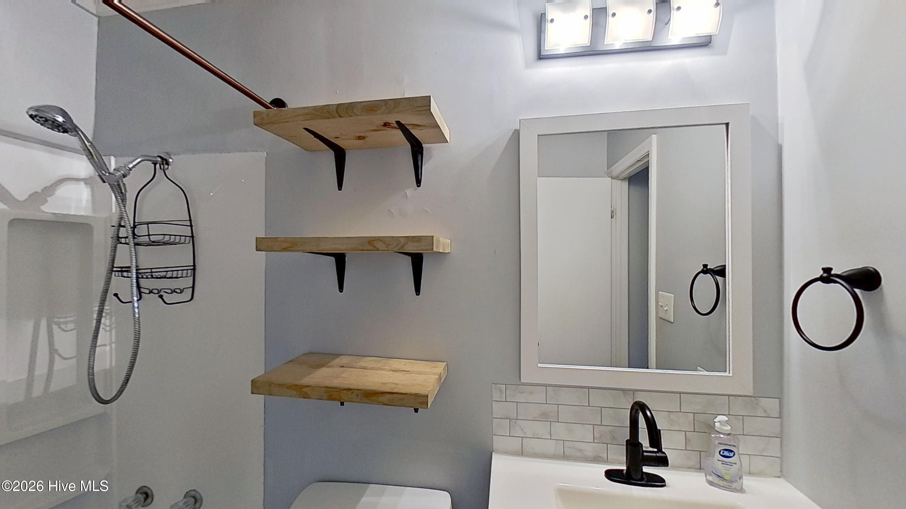 100557485 | Photo 11